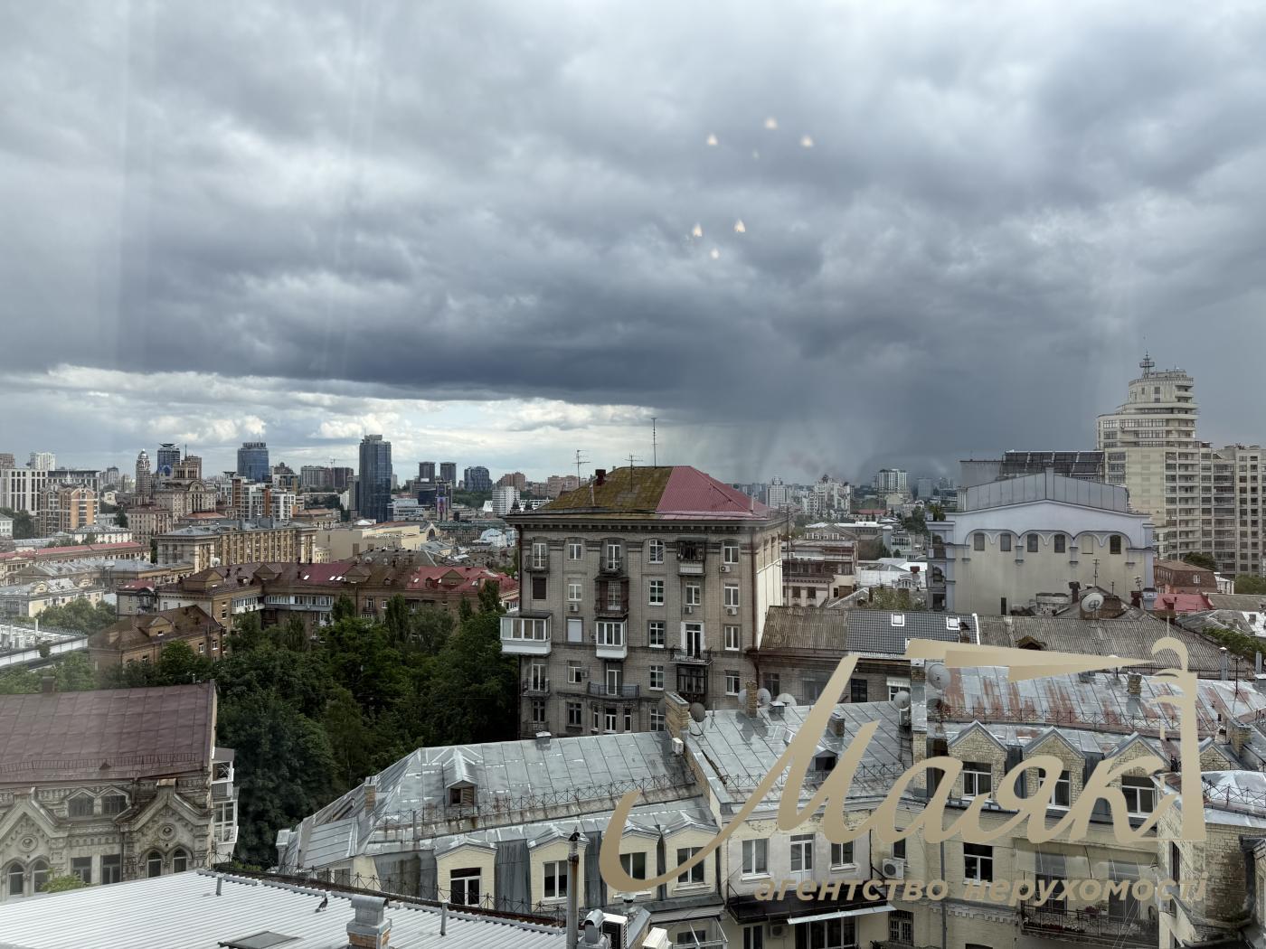 Аренда видовой 3к квартиры 245 кв. м на ул. Паторжинского 14, Центр, Шевченковский район