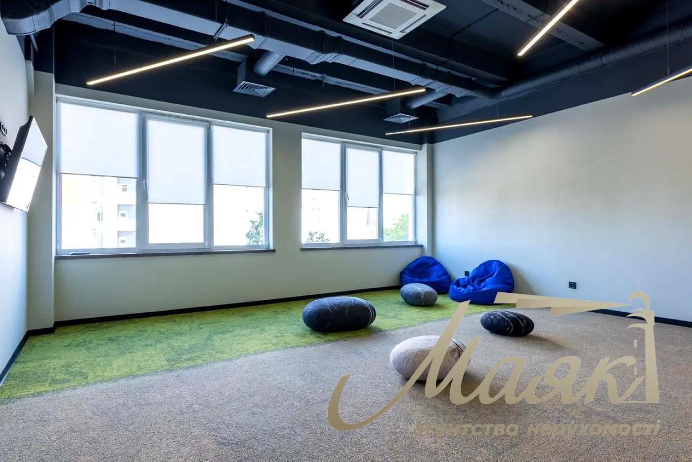 Office rent 1 100m2, st. Vasilenko Nikolai, Kyiv