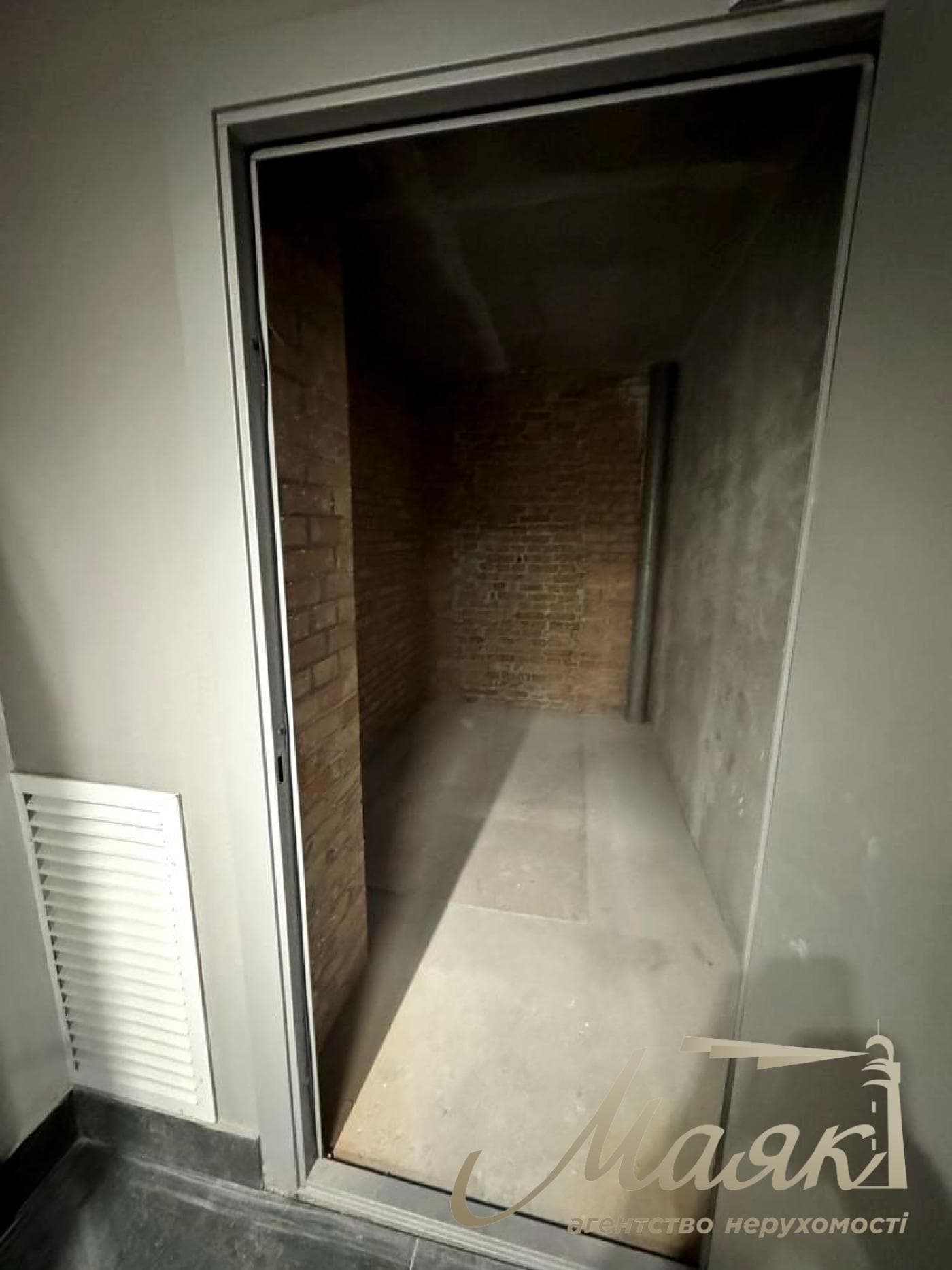 3-room apartment for sale, unrenovated, in the "Novy Avtograf" comfort-class residential complex, 96 m², Kyiv, Left Bank, Dniprovskyi District, Knyaz Roman Mstislavych Street, Darnitsa Metro Station