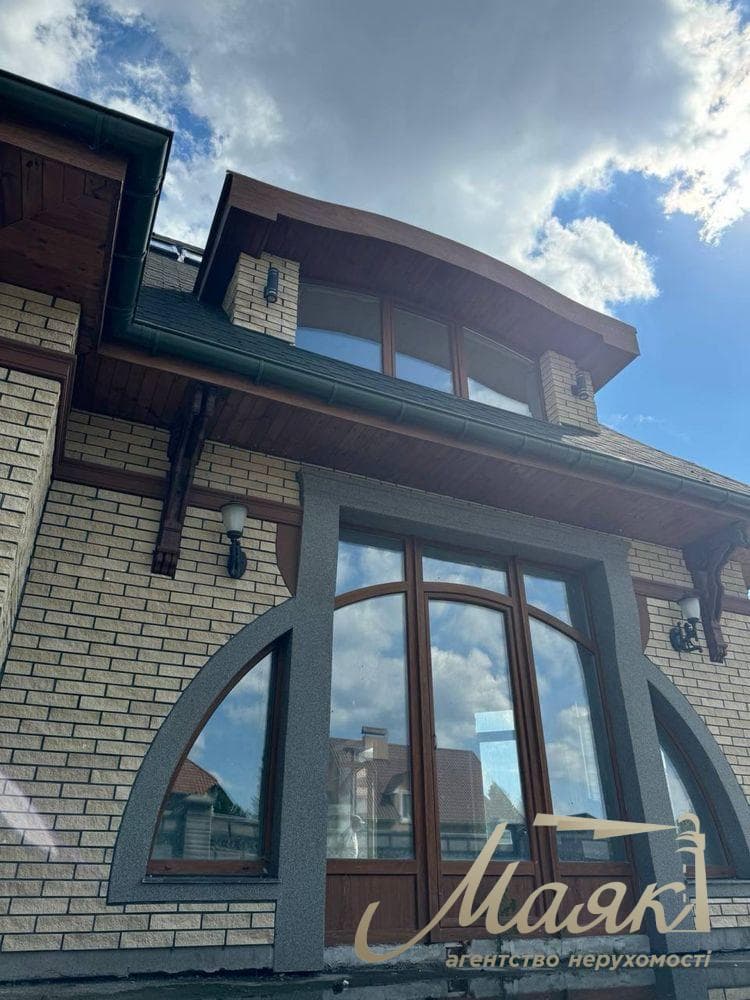 Продаж будинку площею 298 м² з чорновим ремонтом, 8 соток землі на березі Дніпра, Оболонь, кооператив «Чорнобилець»