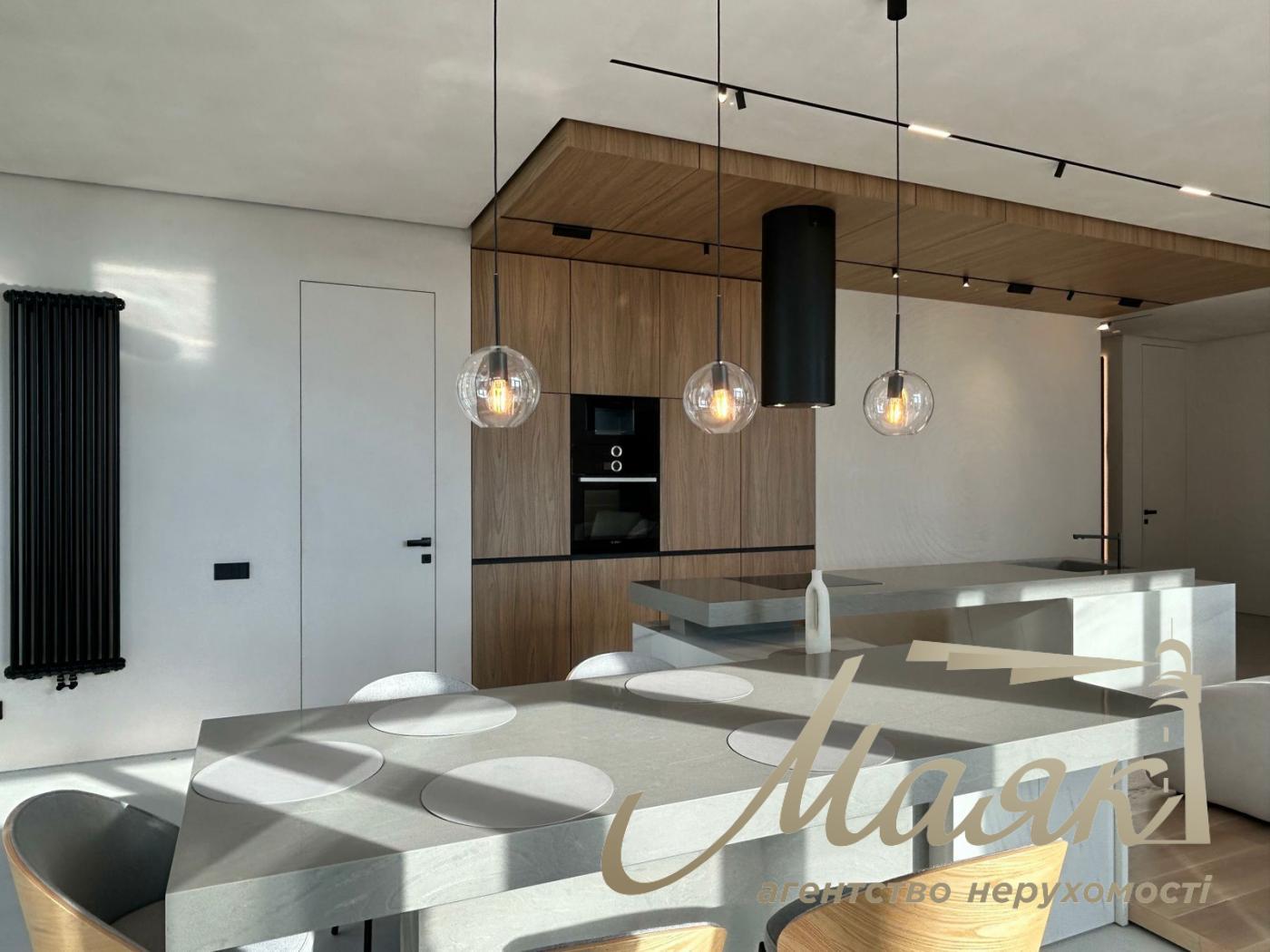 Sale of 2-room apartment residential complex Novopecherskie Lipki, Dragomirova st.