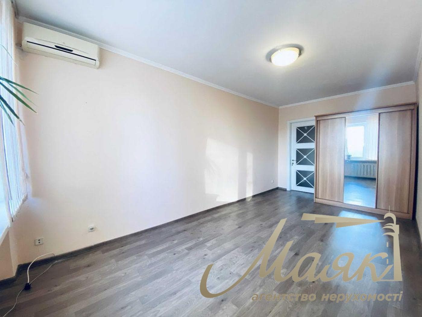 Продаж 4-кімнатної квартири, 117 м², вул. Старонаводницька, 8Б, Печерськ, Київ