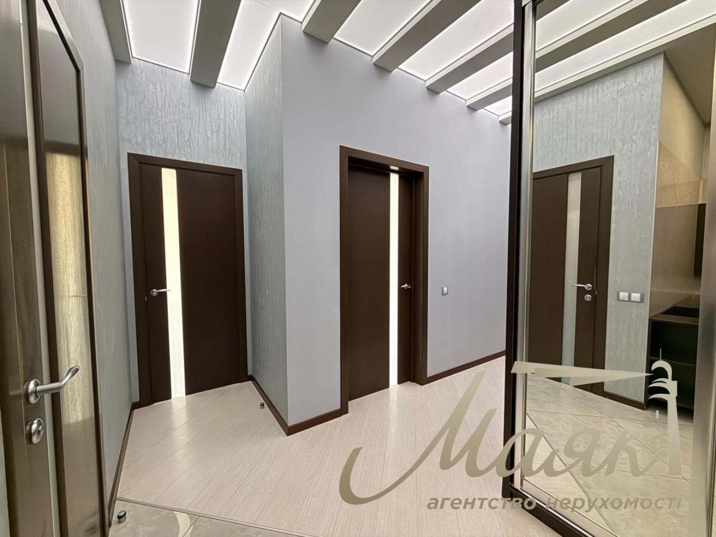 4-room apartment for rent in Pechersk, Novopecherskie Lipki residential complex, 9 Dragomirova St.