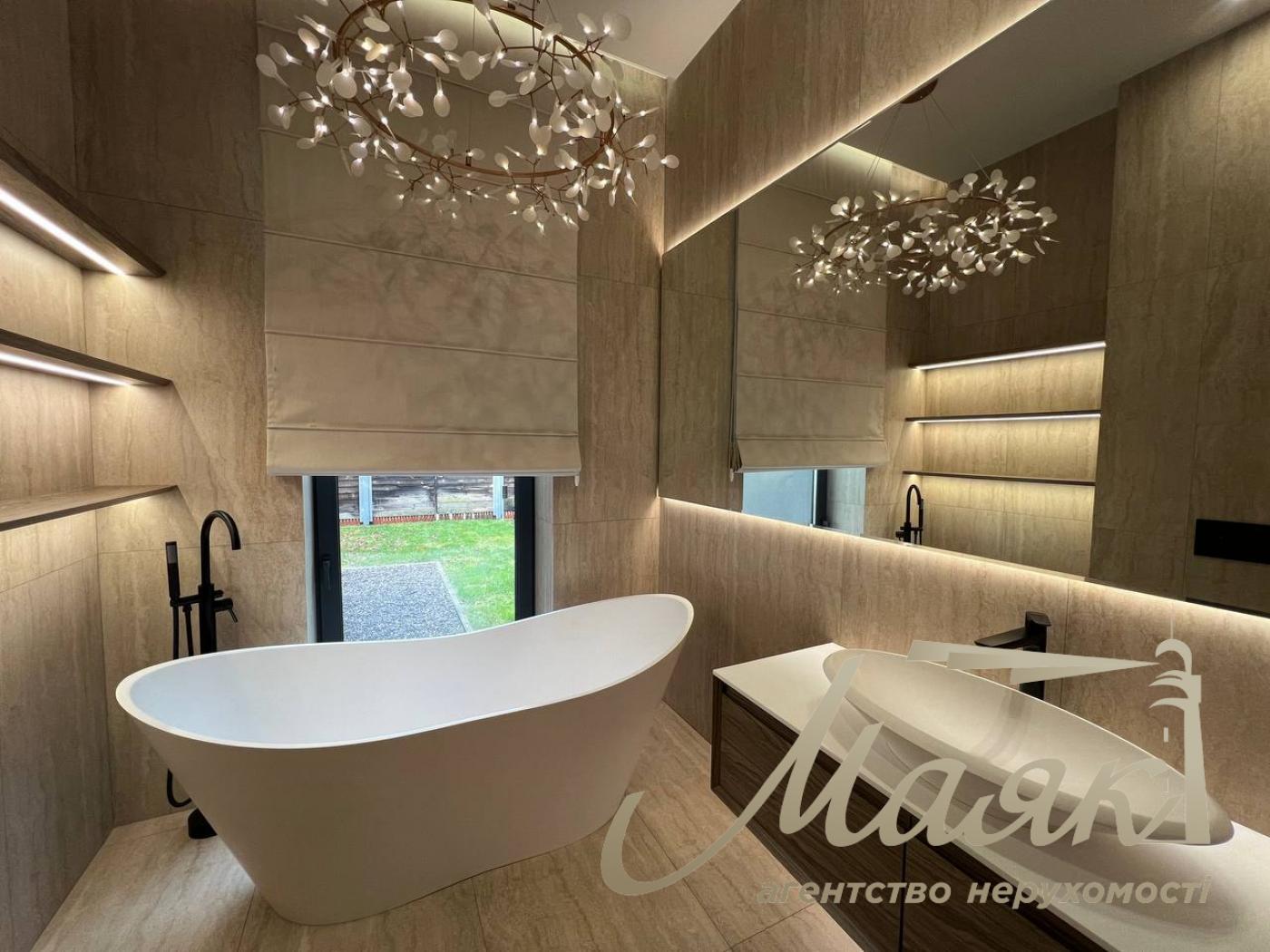 Modern one-storey house with swimming pool in Kozyń