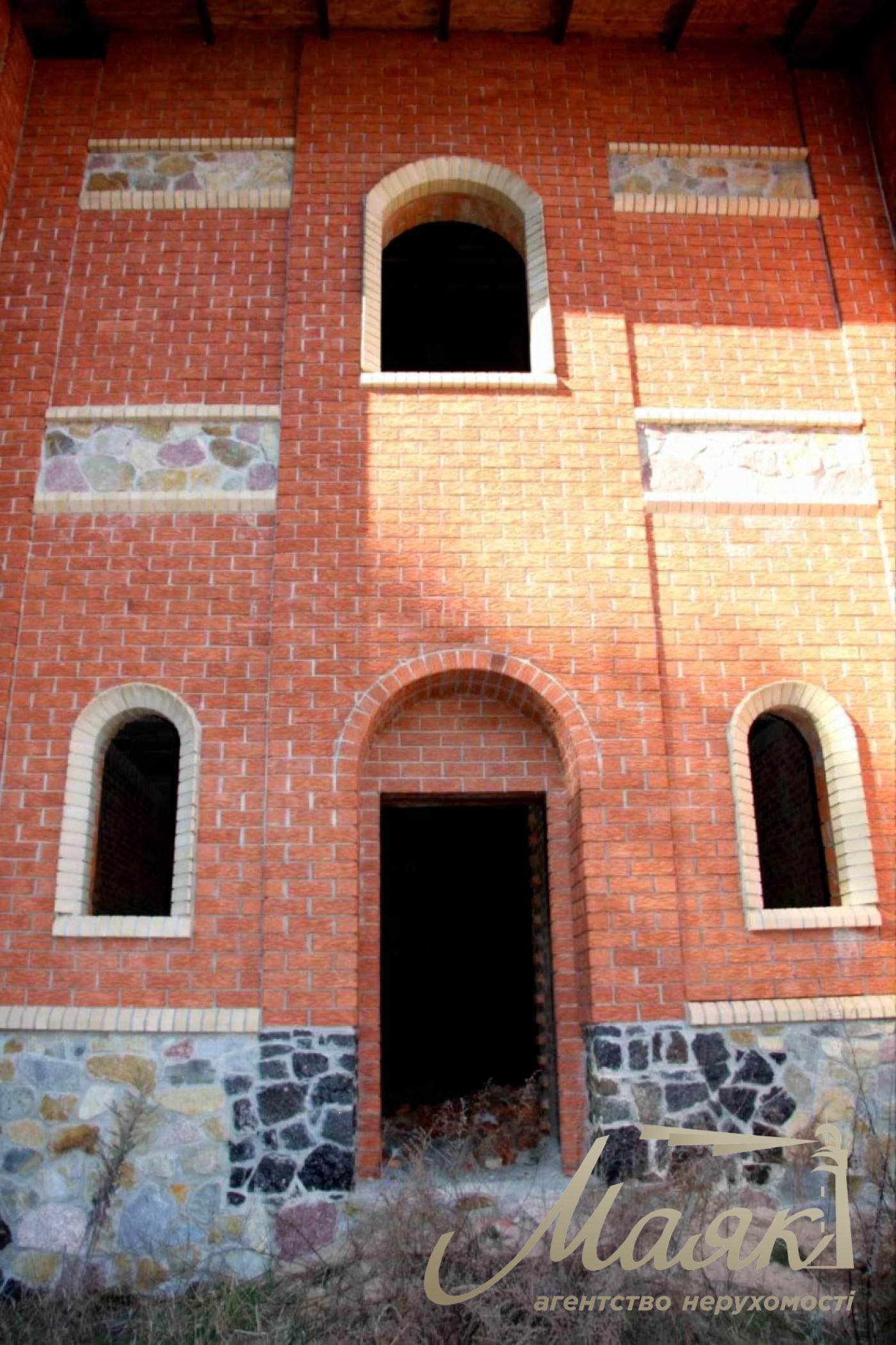 Продаж / Будинок / Патріотів, Лютіж