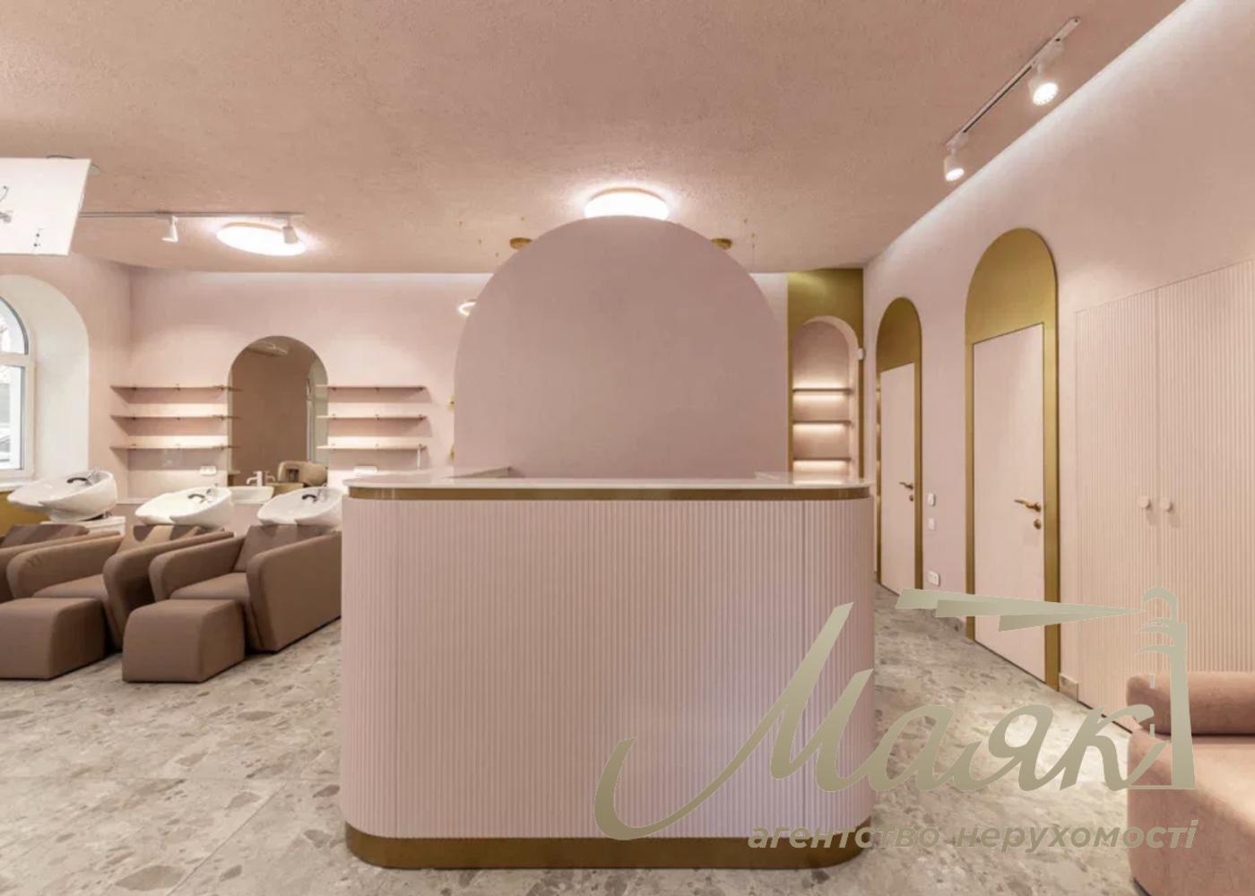 Beauty salon for sale Pecherskiy district/Designer's renovation/Facade