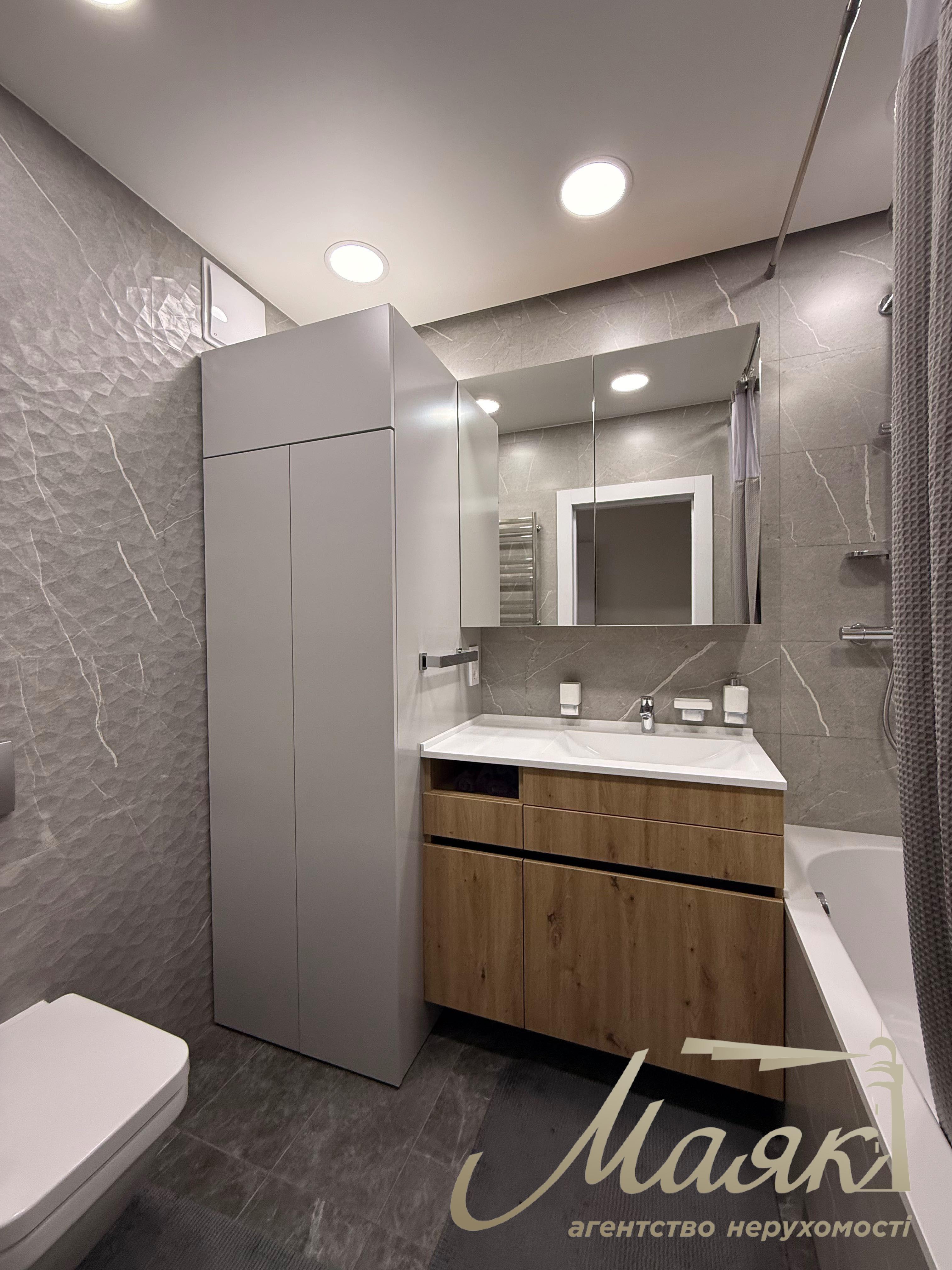 Продажа 3к. квартиры в ЖК Французкий квартал 2, ул. Маккейна, Печерский район