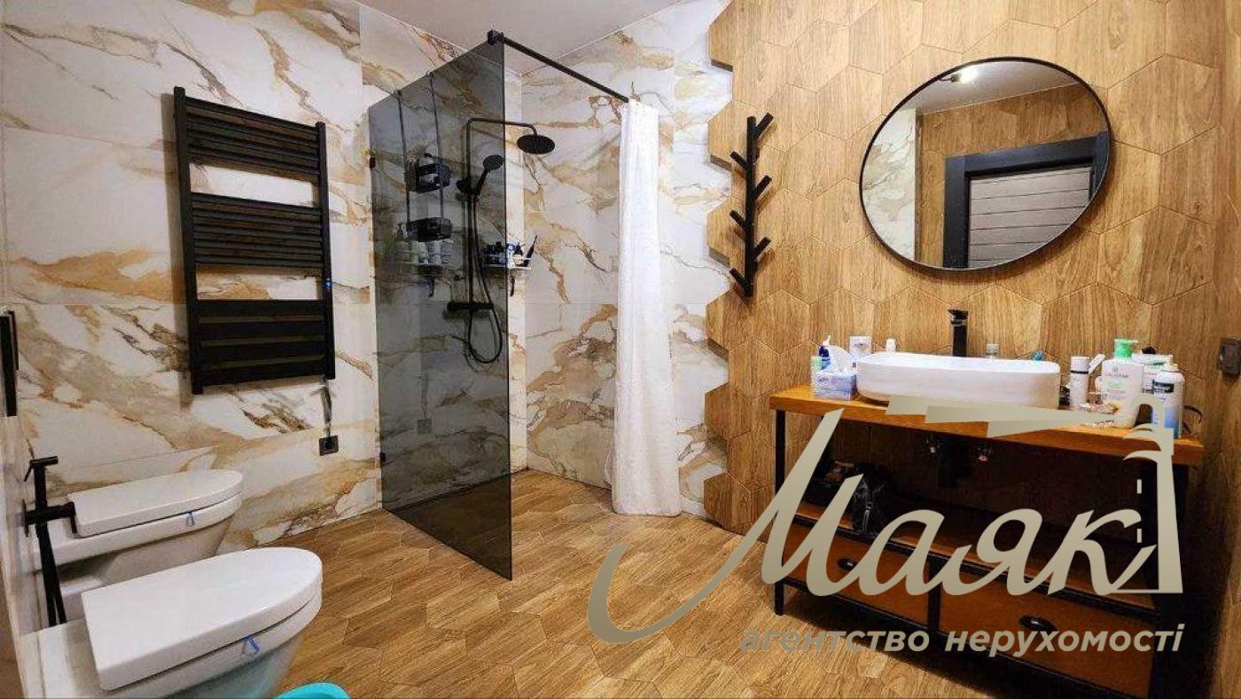 Sale of a house 280m2 with a swimming pool in the village of Romankov, Kiev region, Kiev-Svyatoshinsky district.