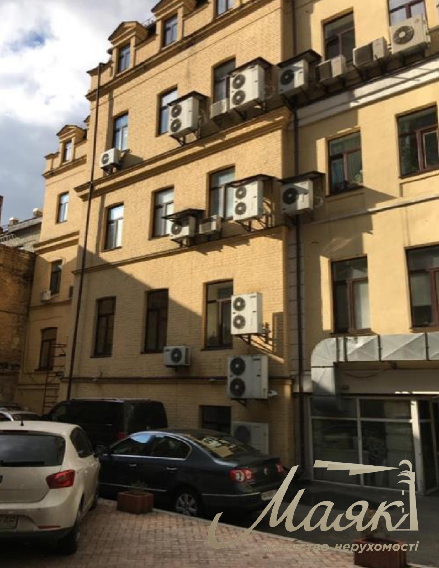 Продаж бізнес-центру на Подолі, вул. Ігорівська 14-А