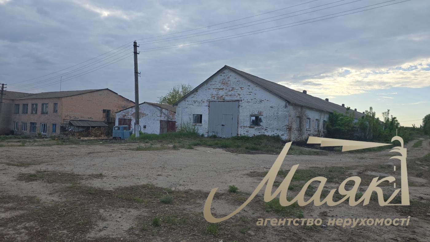 Продаж складських приміщень у с Дибинці