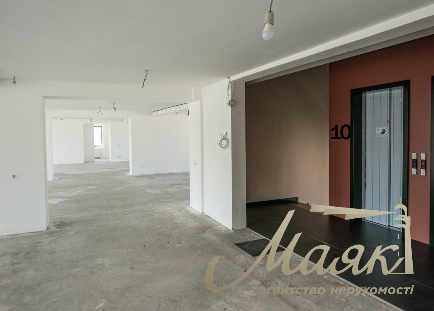 Office for rent 374m2 on Saksaganskogo street 53/80, Center