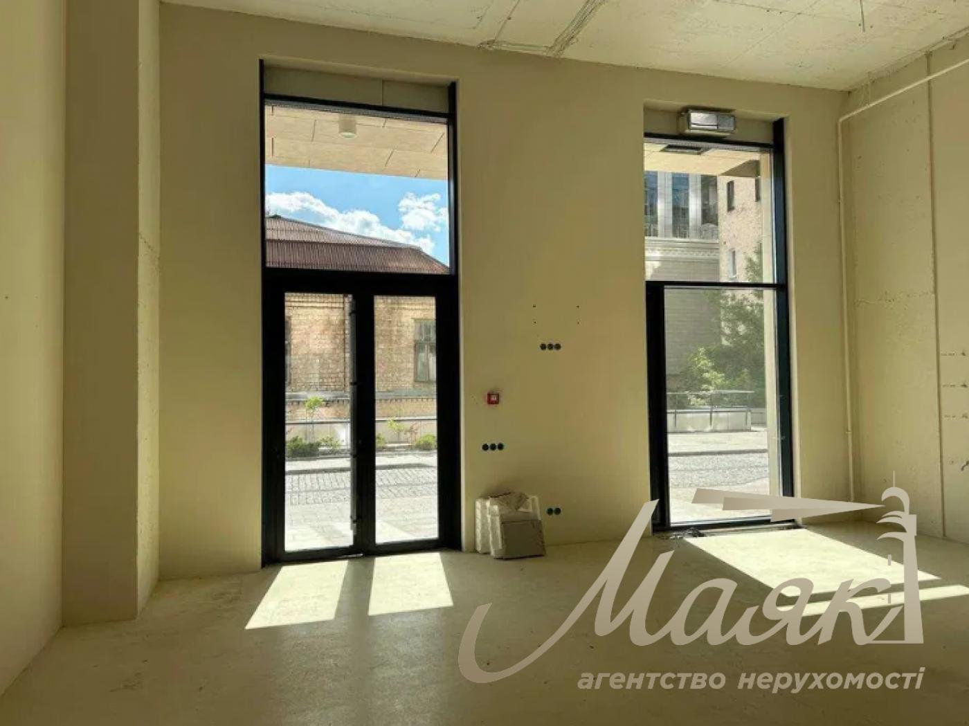 Оренда фасадного приміщення 118м2 в ЖК "Ярославів Град" Золоті Ворота