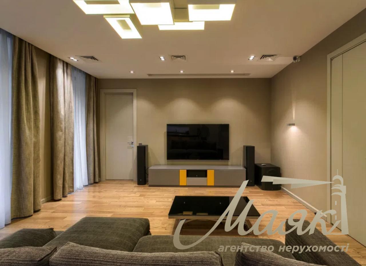 Sale of 3-room apartment Shota Rustaveli street