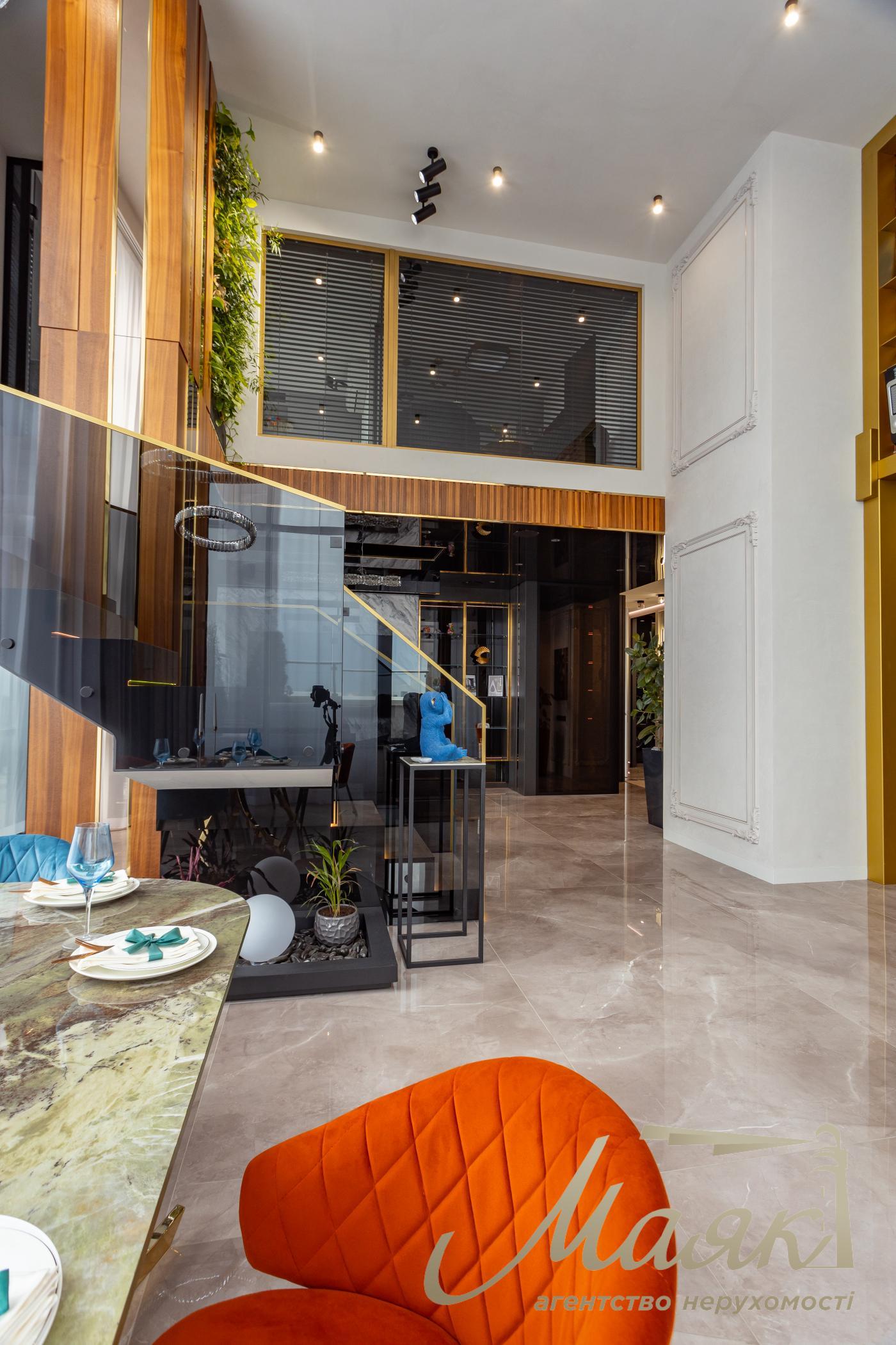 Продаж пентхауса 195 м² з терасою та дизайнерським ремонтом у ЖК Park Avenue VIP, Київ