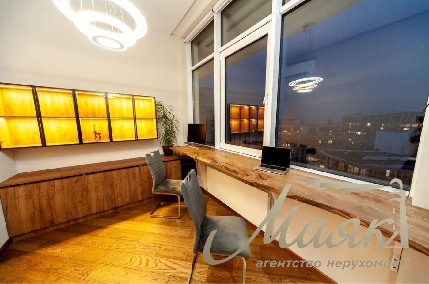 Sale of 4-room apartment, residential complex Solnechnaya Brama, Goloseevsky district!