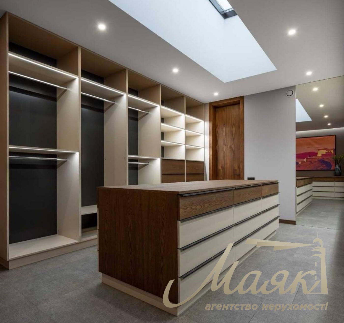 Sale of an exclusive house in Lesniki