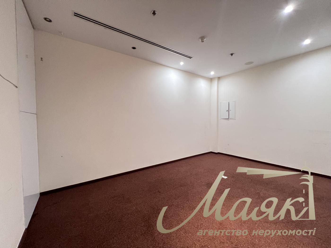 Оренда офісу 77 кв.м в БЦ Леонардо по вул. Богдана Хмельницького 52/17