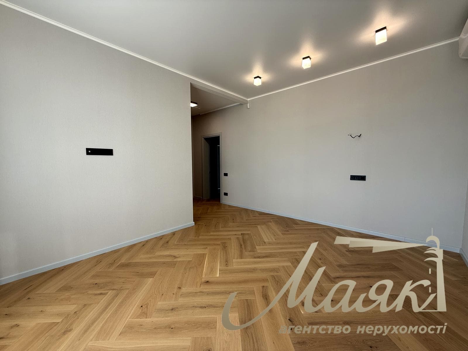 Продаж сучасного будинку 350 м² з панорамним видом с. Лісники пров. Глинище, 39, Обухівський напрямок, Київська область