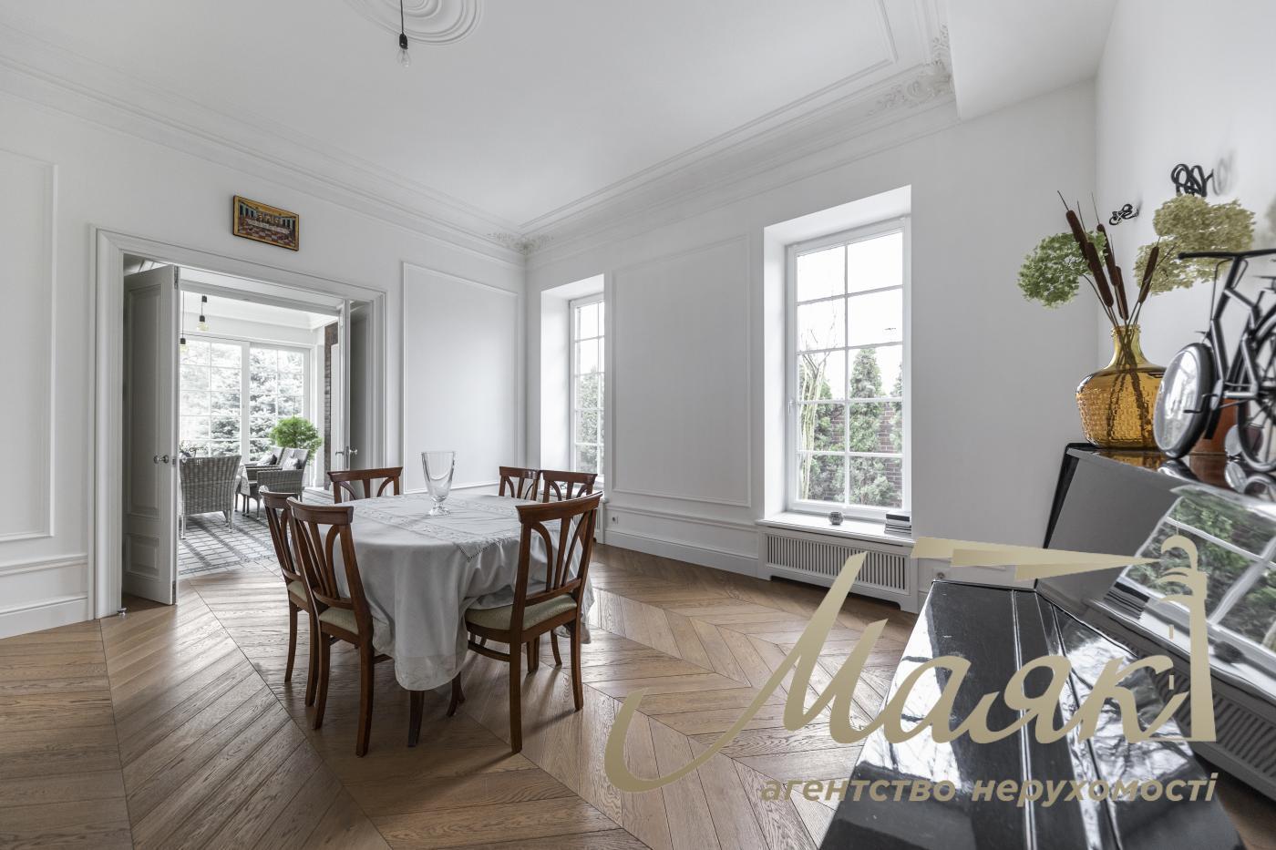 Продажа загородной резиденции в с.Капитановка, Киево-Святошинский р-н