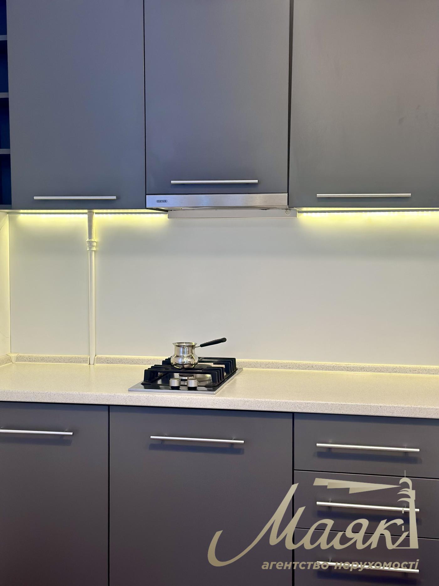 Продаж квартира-студія 40м2 в центрі вул. Заньковецької 6, Липки, Київ