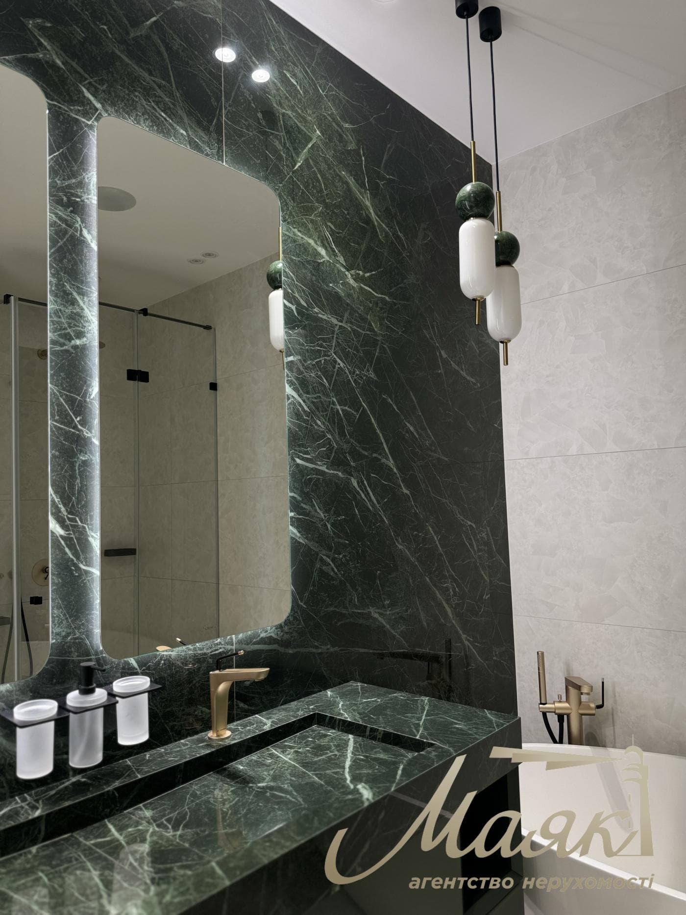 Продажа 3к квартиры 150м2 в ЖК Новопечерские липки, Драгомирова 17, Печерск, Киев