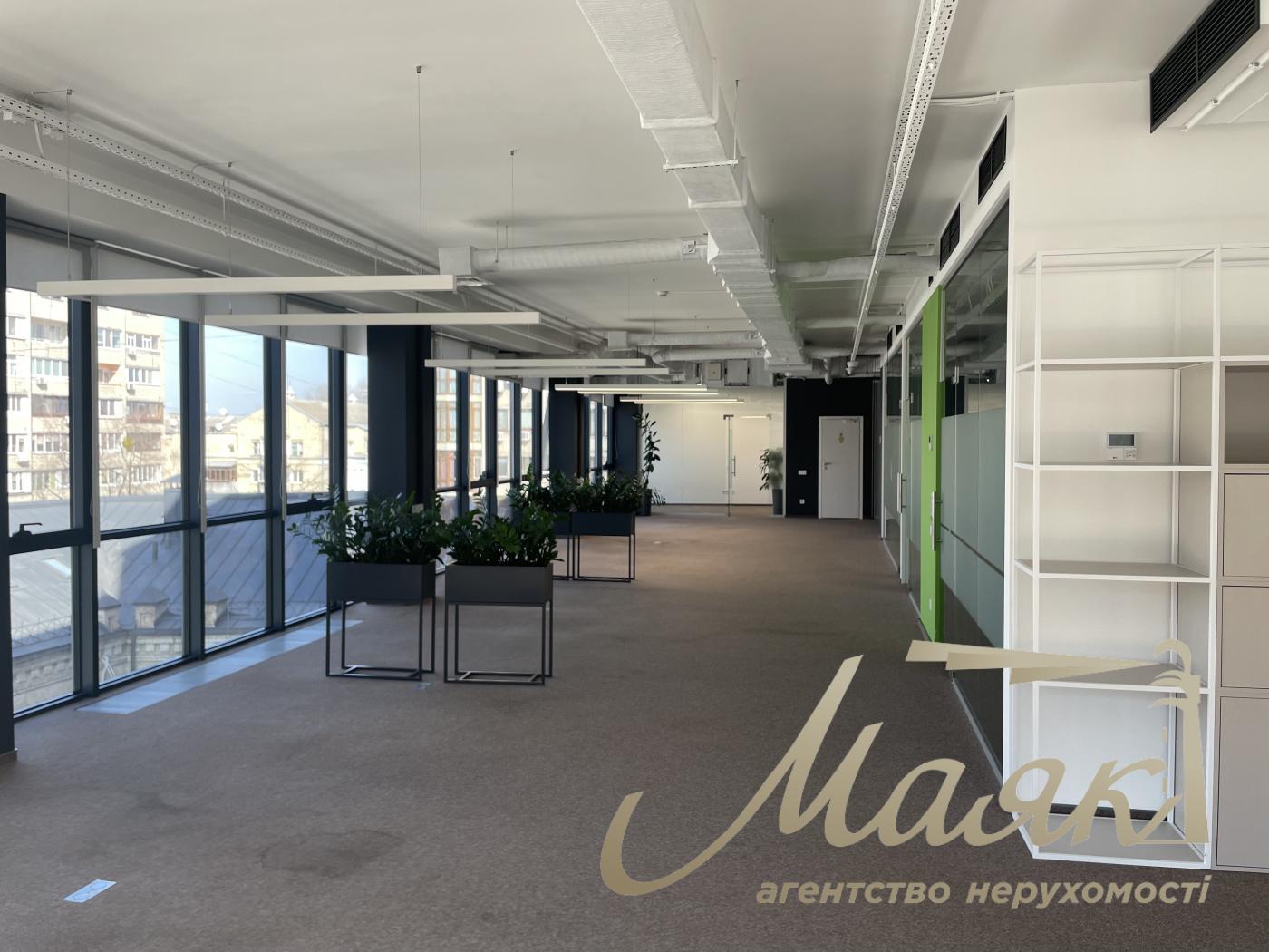 Office for rent 680m2 Kirillovskaya str. Podol m. Kontraktova Ploshchad