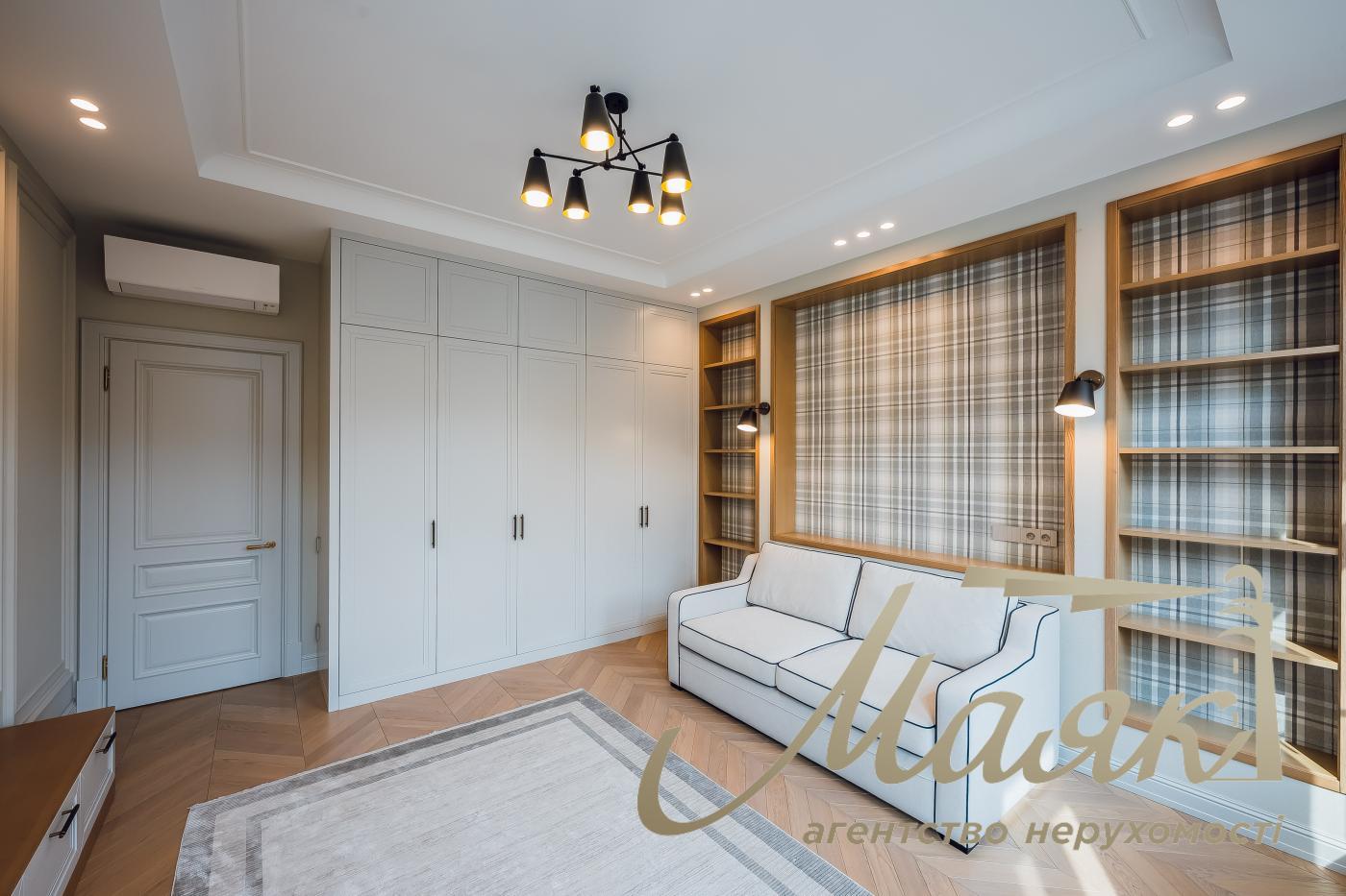 Продаж 3к квартири 99 м2, вул. Дегтярна 18, Воздвиженка. Дігтярна 18, Воздвиженка, Київ