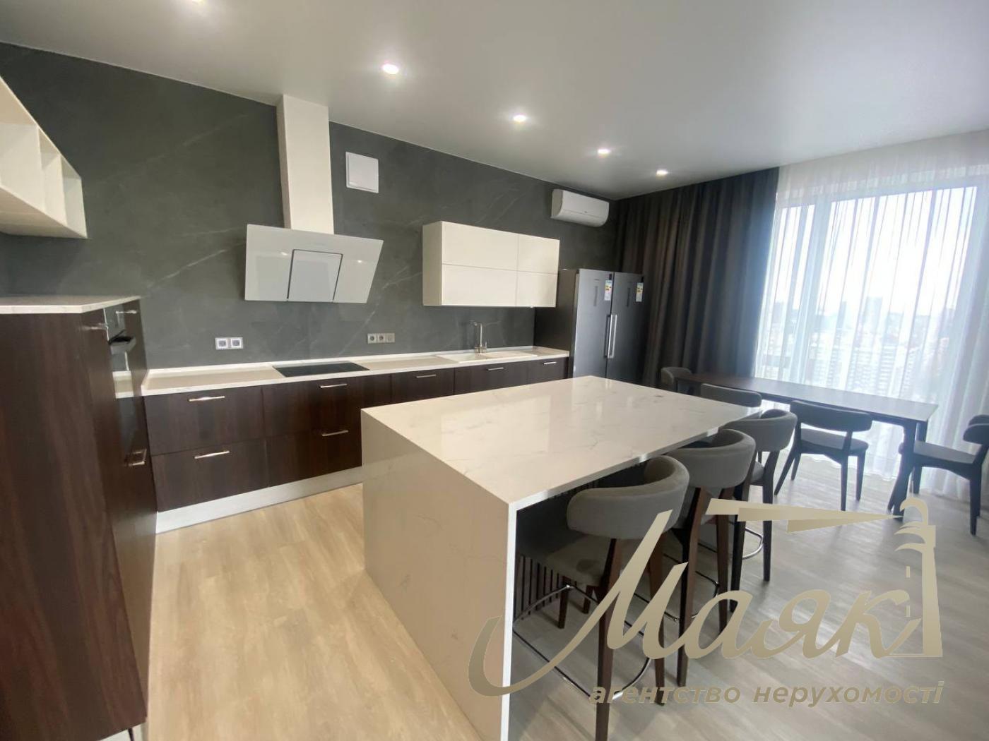 Rent of a three-story penthouse in the Atlantic residential complex at 118 Antonovich Street