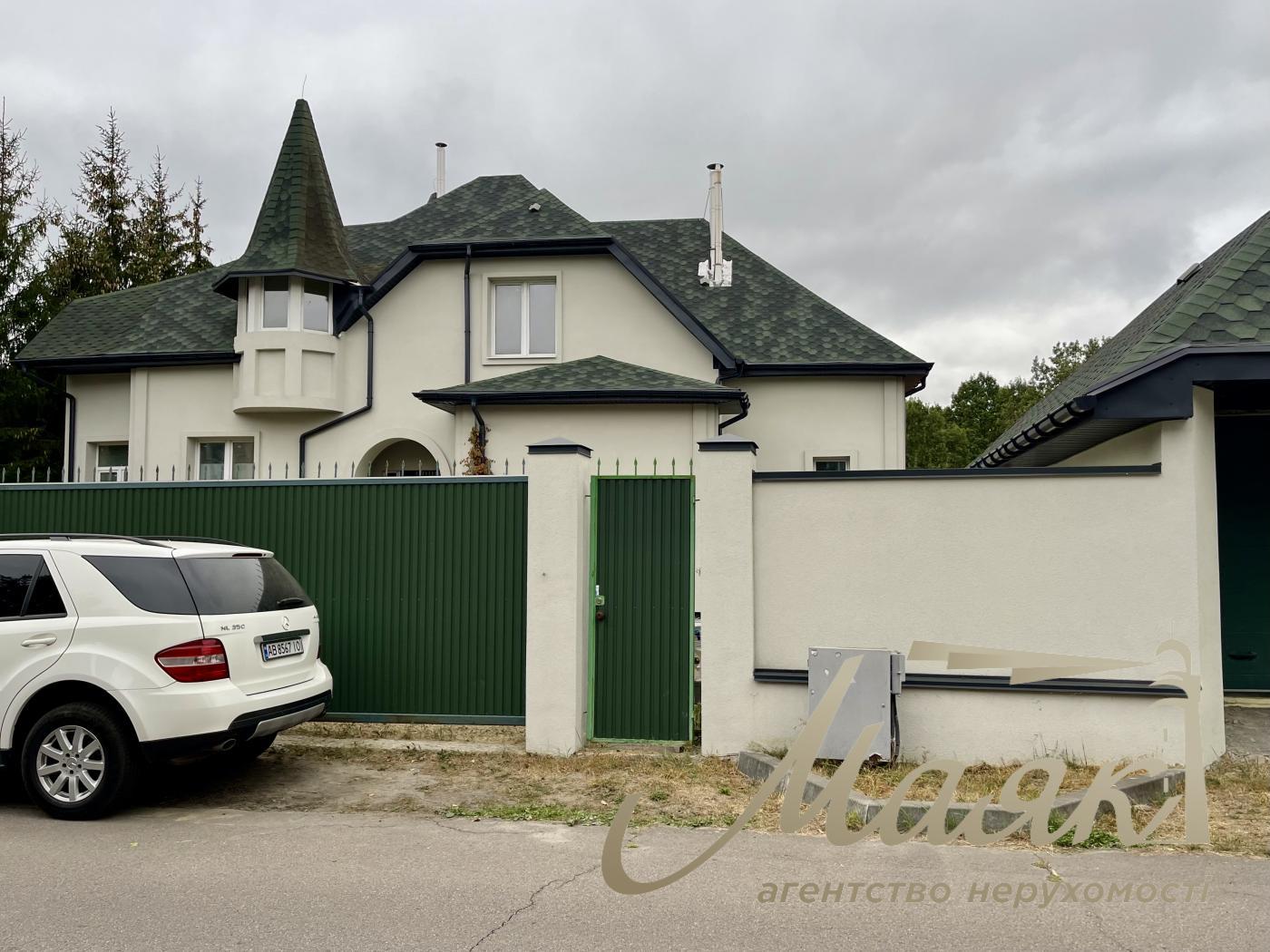 Продаж будинку з гаражем 365м2, ділянка 15 соток у КМ "ОБРІЙ - К" вул. Центральна, у с. Козин,