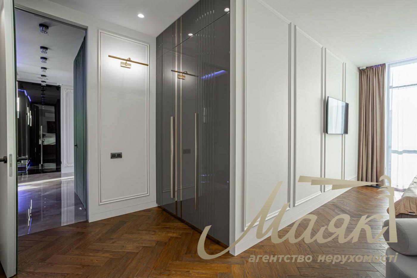 Продаж пентхауса 195 м² з терасою та дизайнерським ремонтом у ЖК Park Avenue VIP, Київ