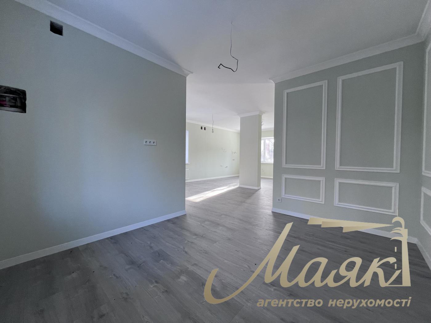 Продаж будинку в закритому КМ AlpenPark серед лісу