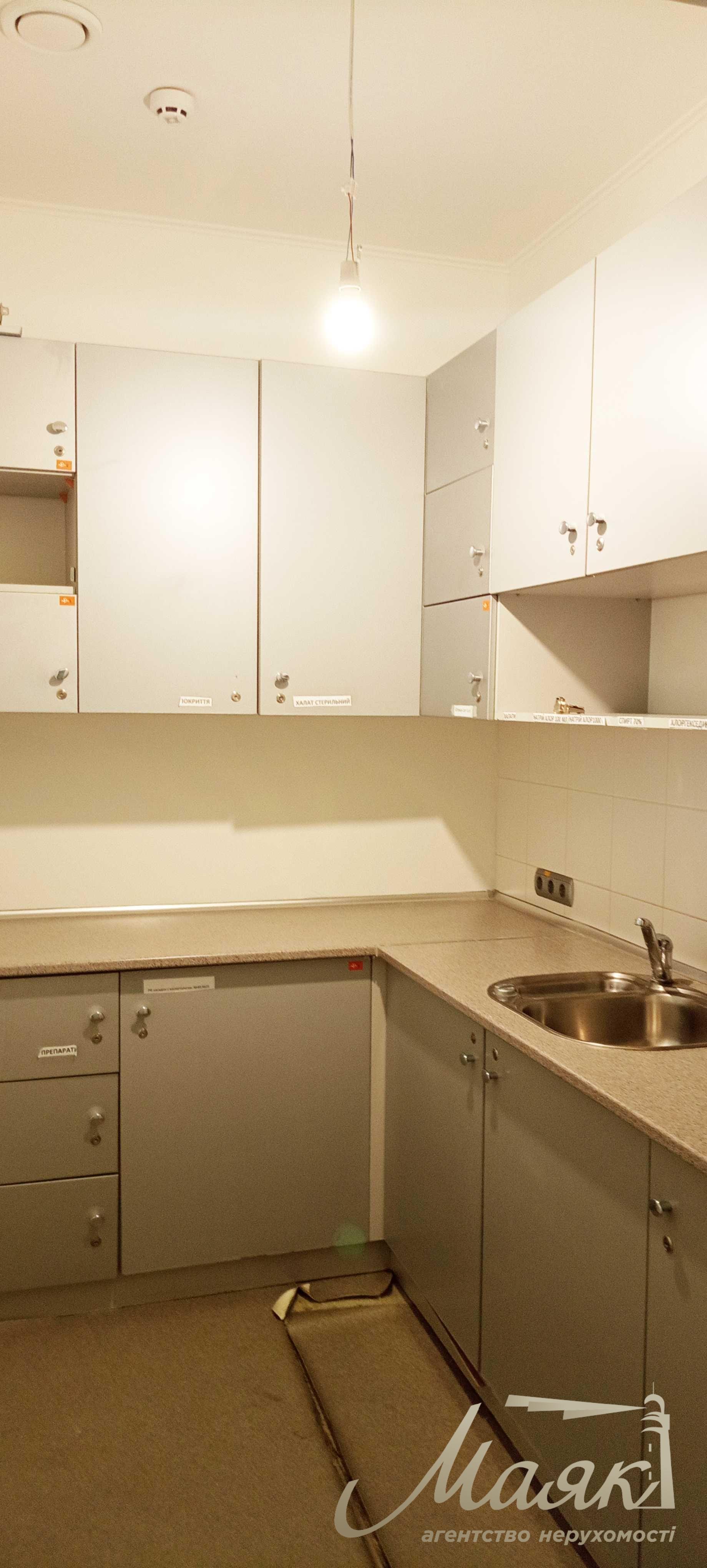 Оренда комерційного приміщення по вул.Назарівська 7-Б, Університет.