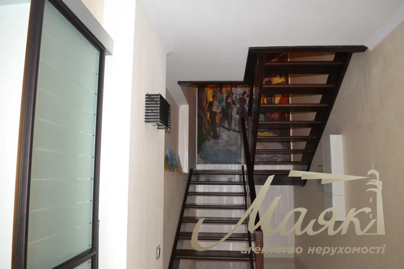 Продаж 4-к 2-х рівневої квартири, 158 м2, вул. Лобановського, Святошинський р-н