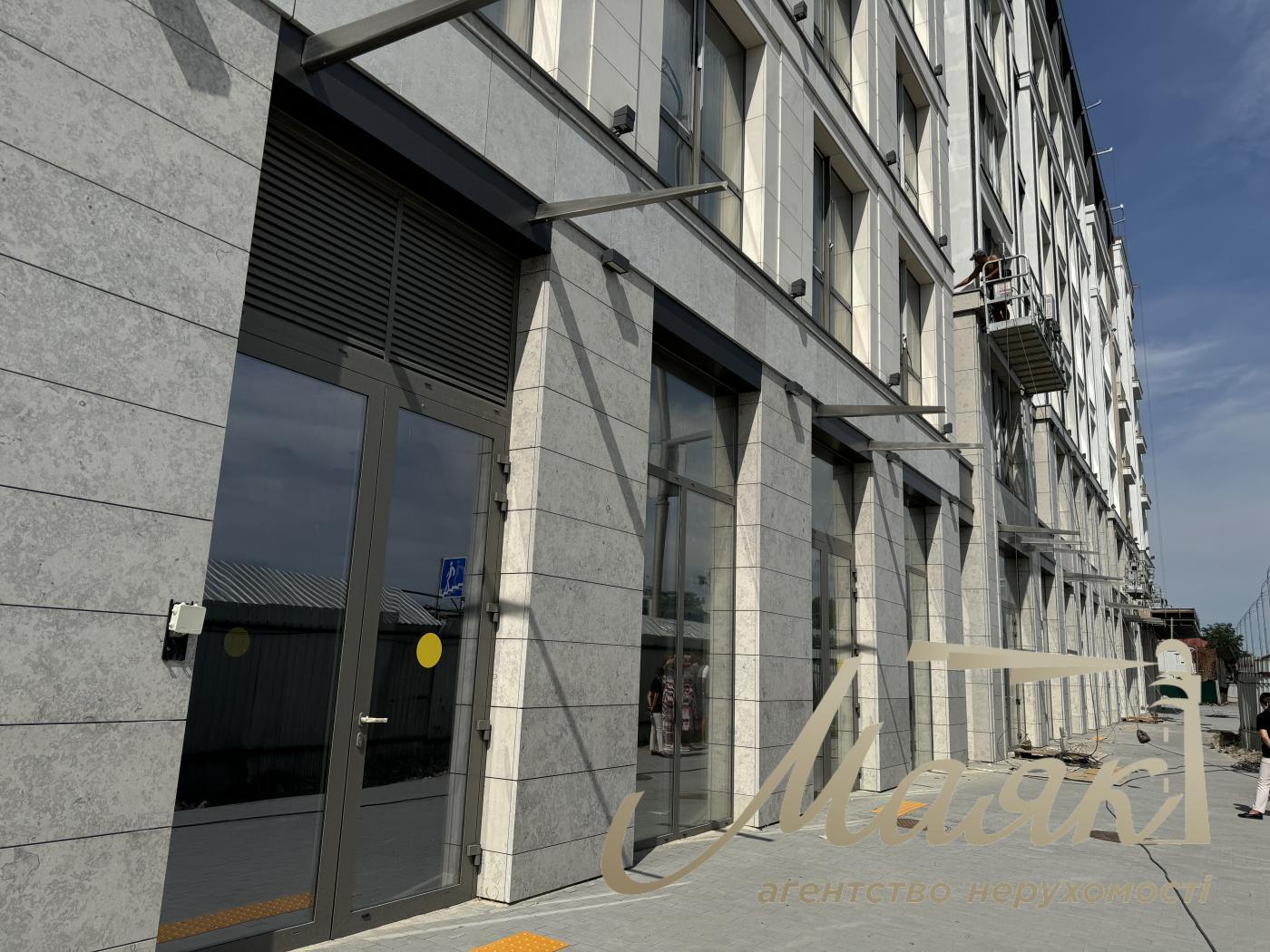 Аренда фасадного помещения 130м2, клубный дом Illinsky House.