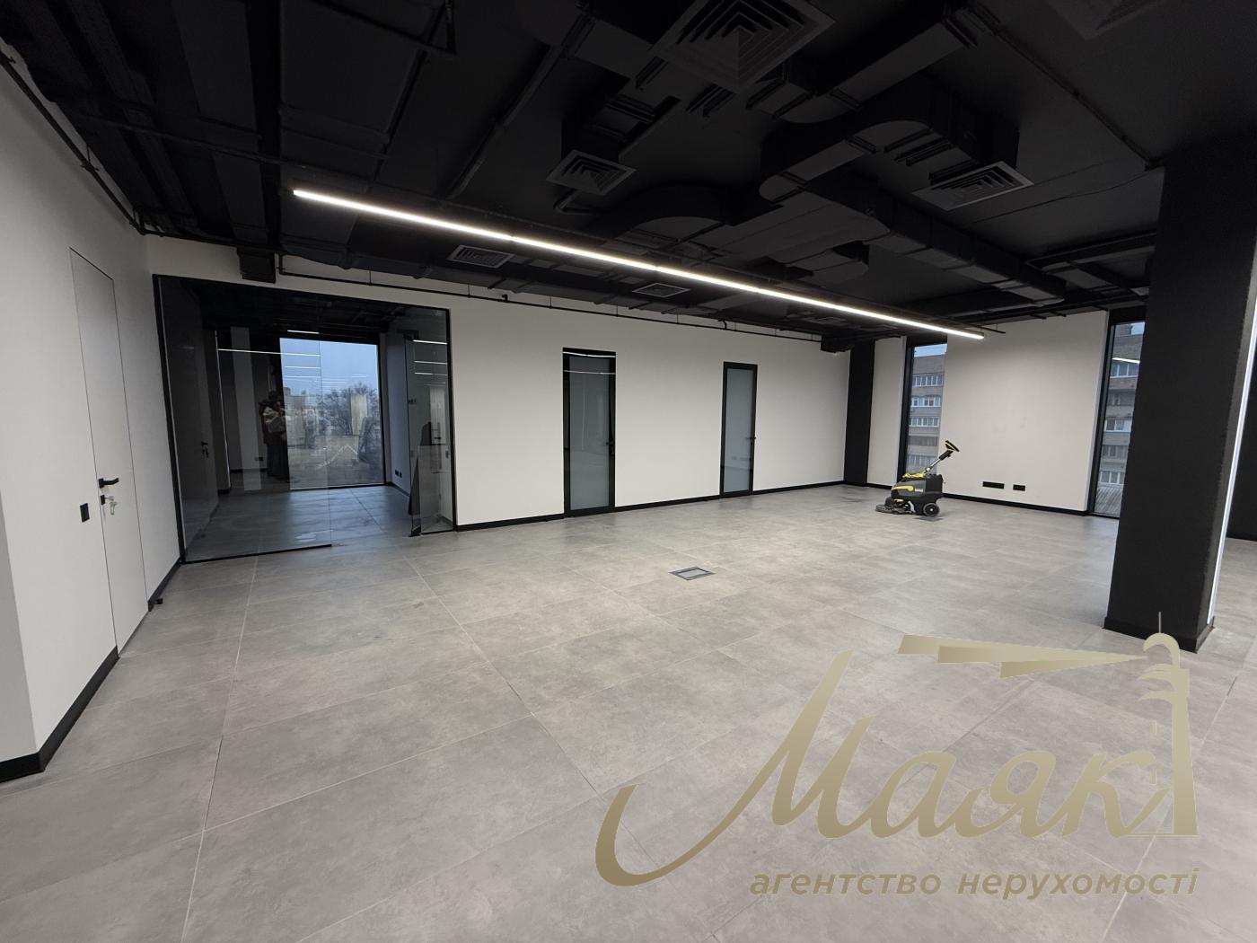 Office for rent 800 m2, BC Gloria Park, Goloseevo