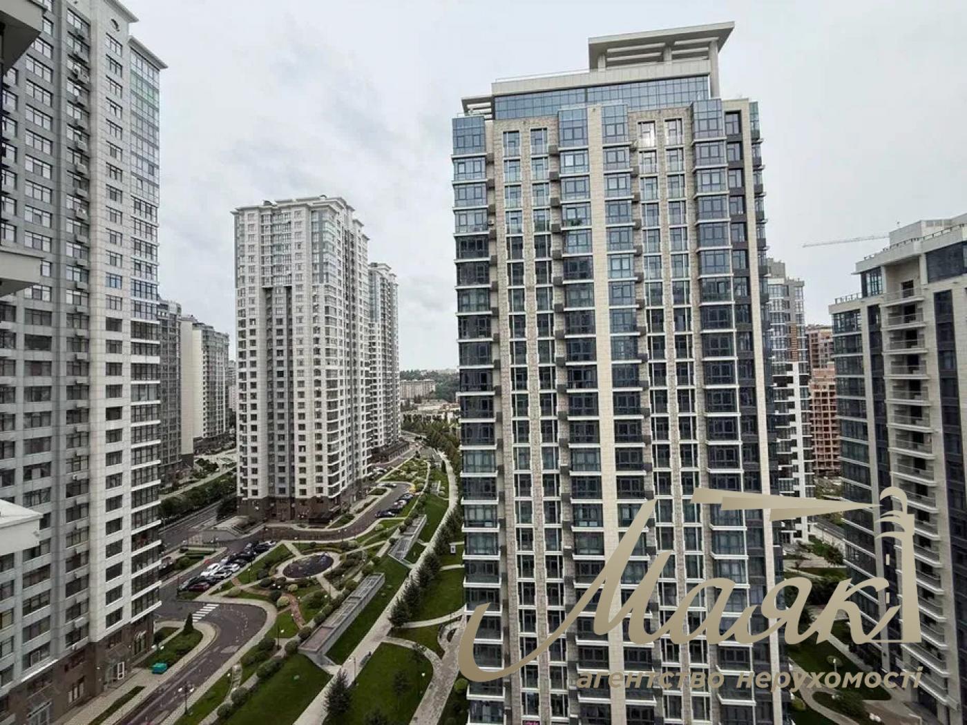 For sale 4-room apartment LCD Novopecherskie Lipki, Verkhoglyada street (Dragomirov)