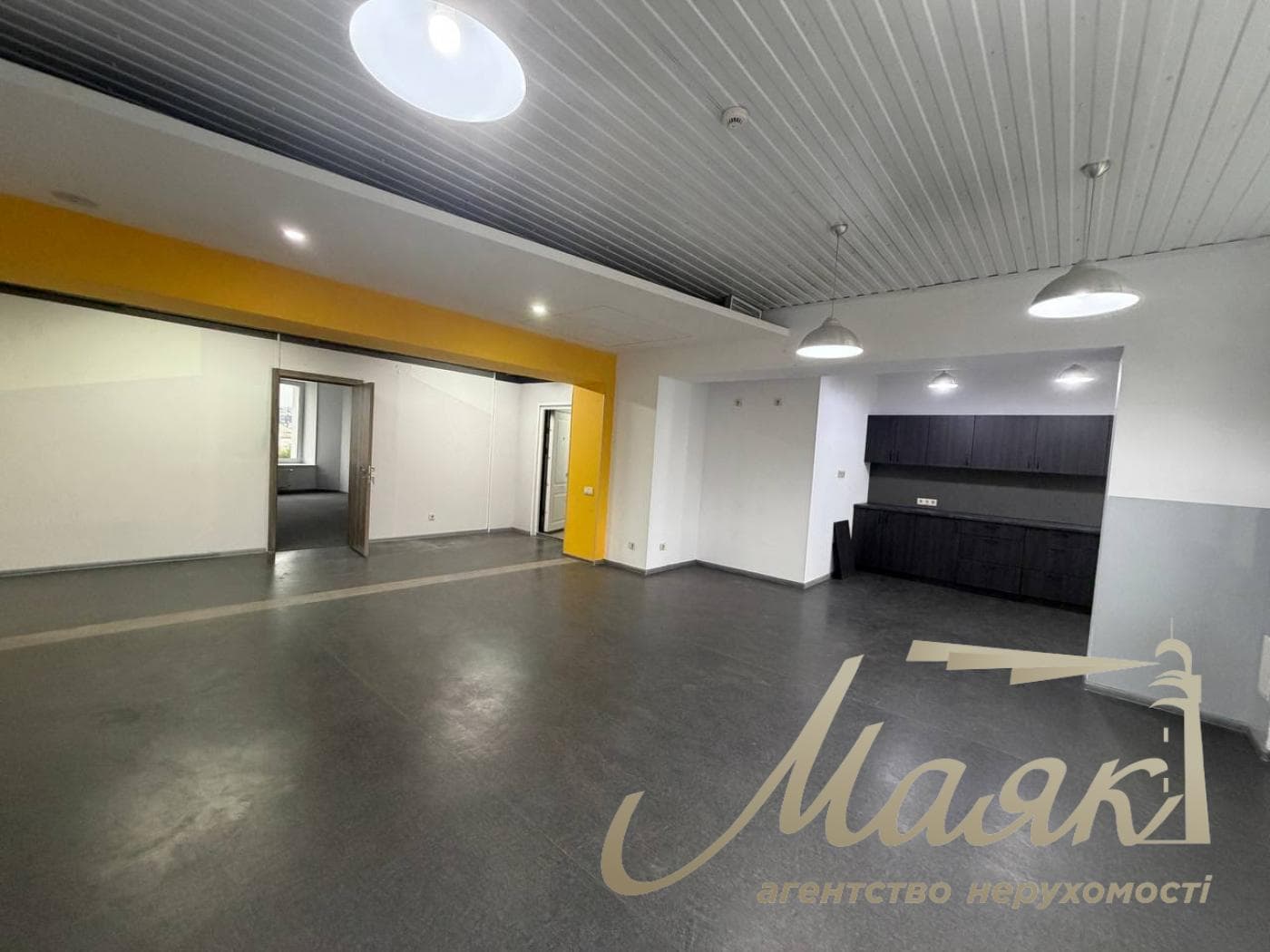 Оренда офісу площею 750 м² у бізнес-центрі «Доміно», вул. Нижній Вал, 51, Поділ.