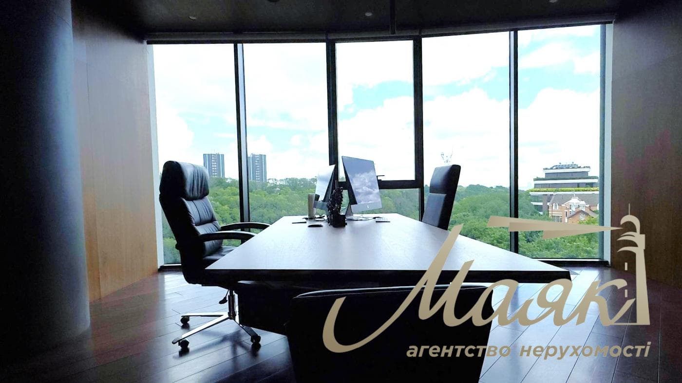 577 m² office space for rent in the IQ Business Center, on Bolsunovskaya and Zverinetskaya Streets.