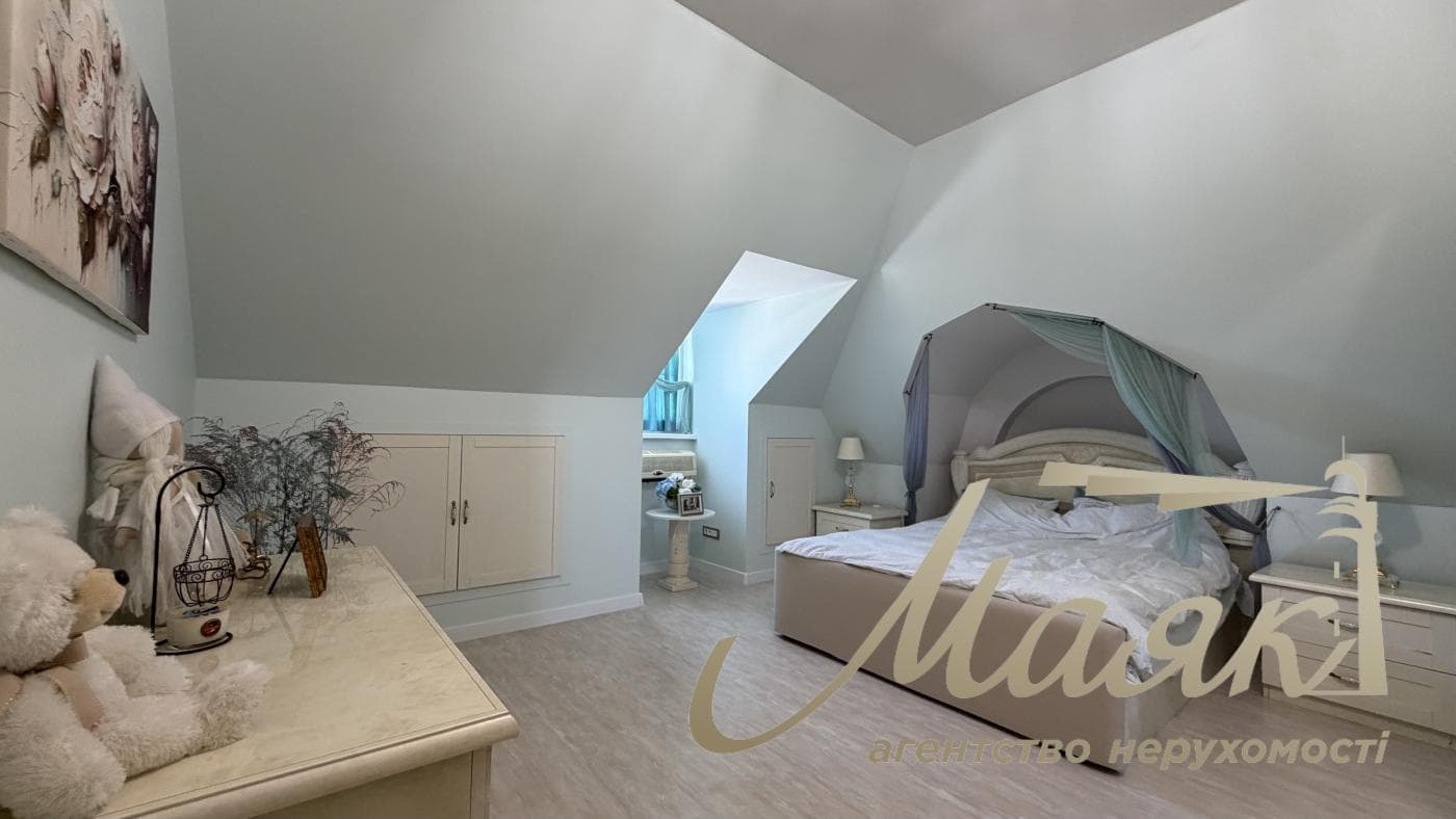 Продаж преміального 3х-поверхового будинку 350 м² у Гореничі, Бучанський район, Київська область