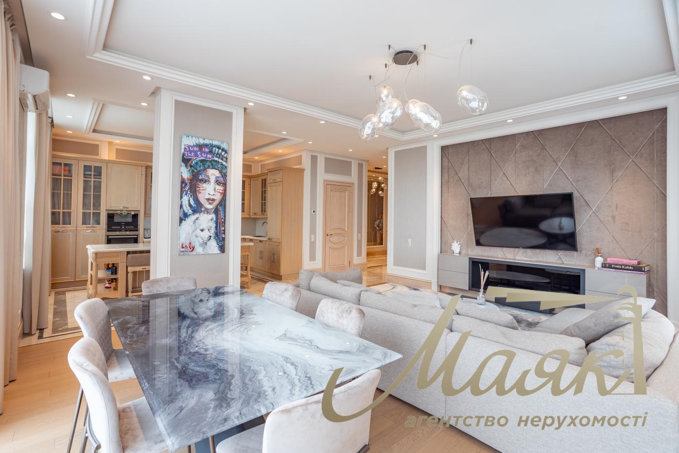 Rent 3-bedroom apartment LCD Novopecherskie Lipki, Verkhoglyada street (Dragomirov)