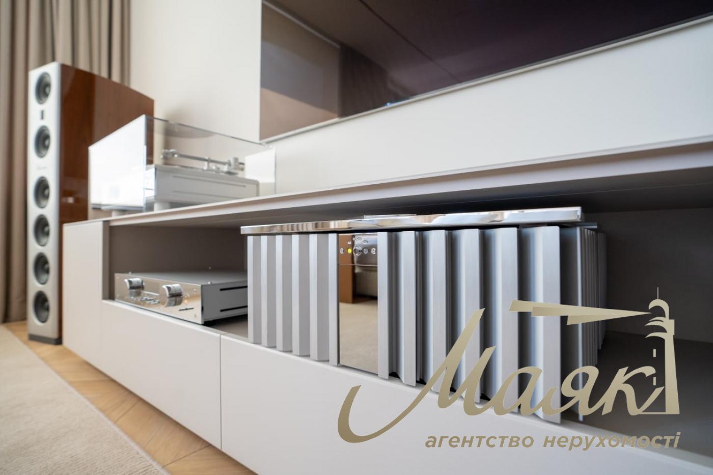 Rent 4 room apartment in LCD LCD Tetris Hall, Delovaya street, Pechersk, Kiev