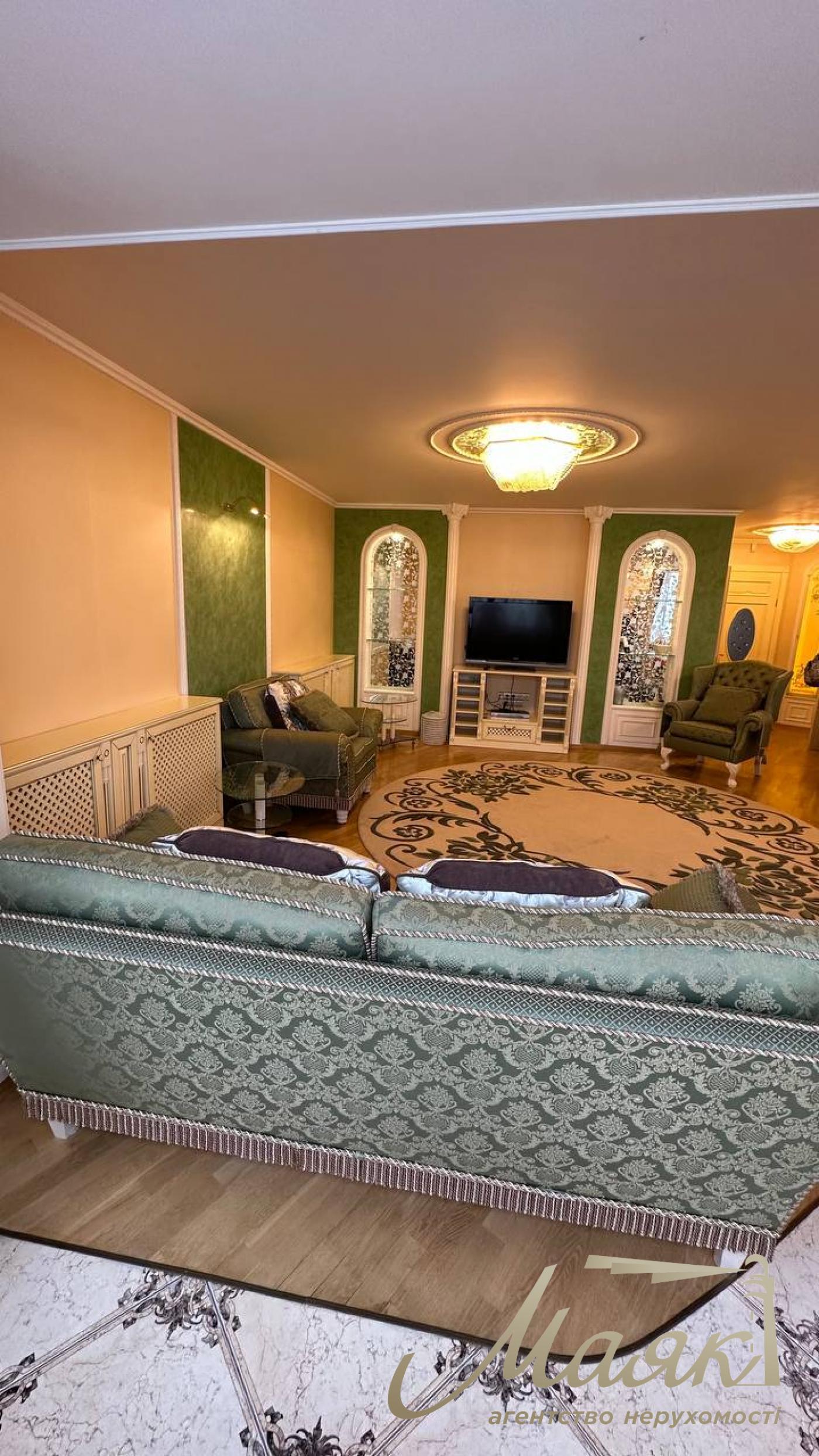 Rent 3-room apartment st. Shelkovichnaya, Lipki