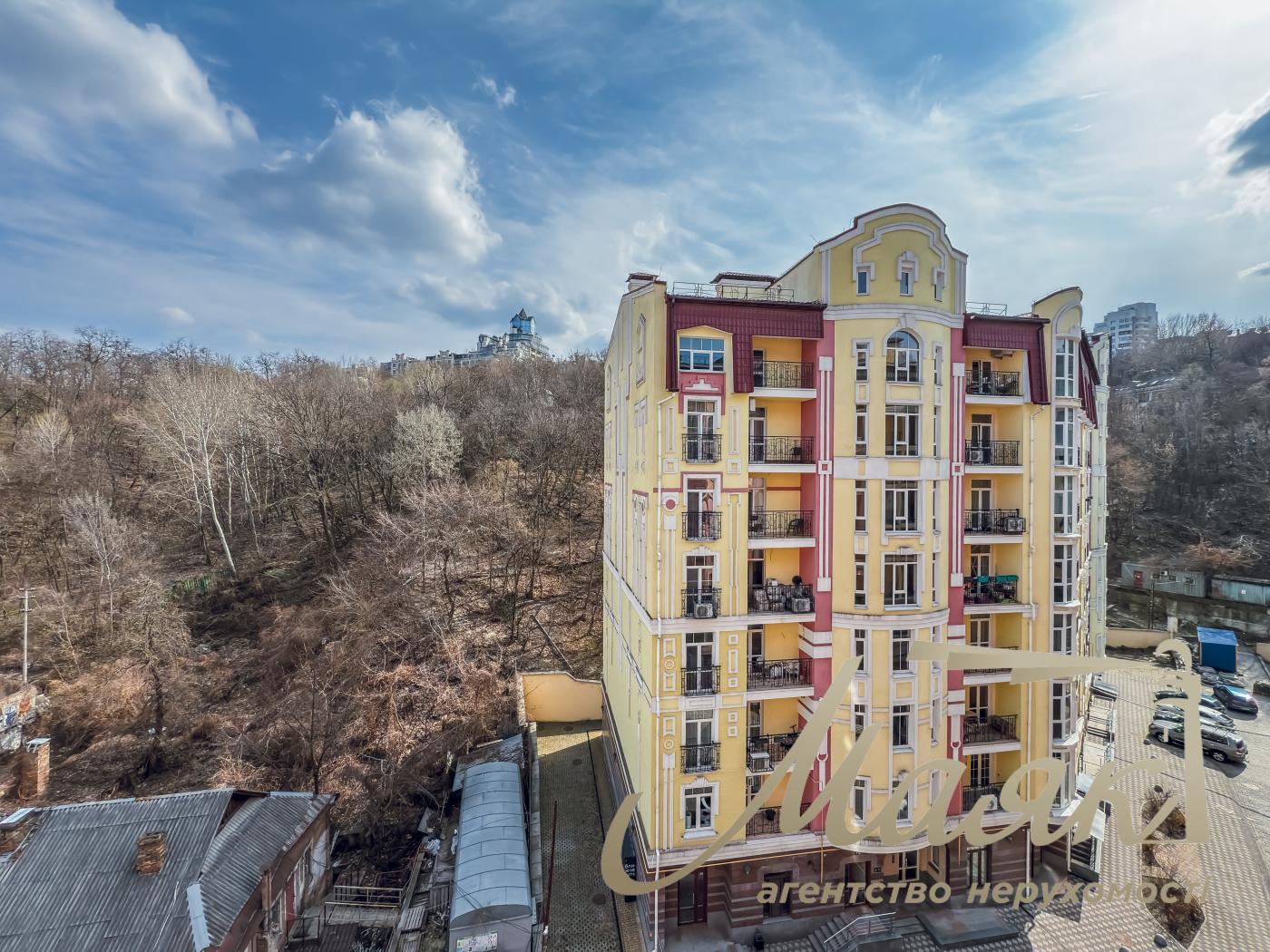 Продаж 3к квартири 99 м2, вул. Дегтярна 18, Воздвиженка. Дігтярна 18, Воздвиженка, Київ