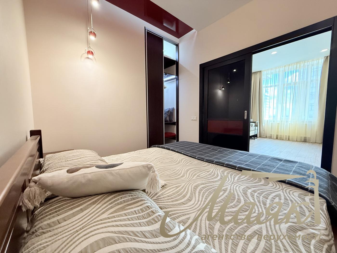 Rent 1-bedroom apartment 55 m² in LCD "Novopecherskie Lipki" str. Dragomirova, 20, 11th floor, Pechersk district, Kiev.