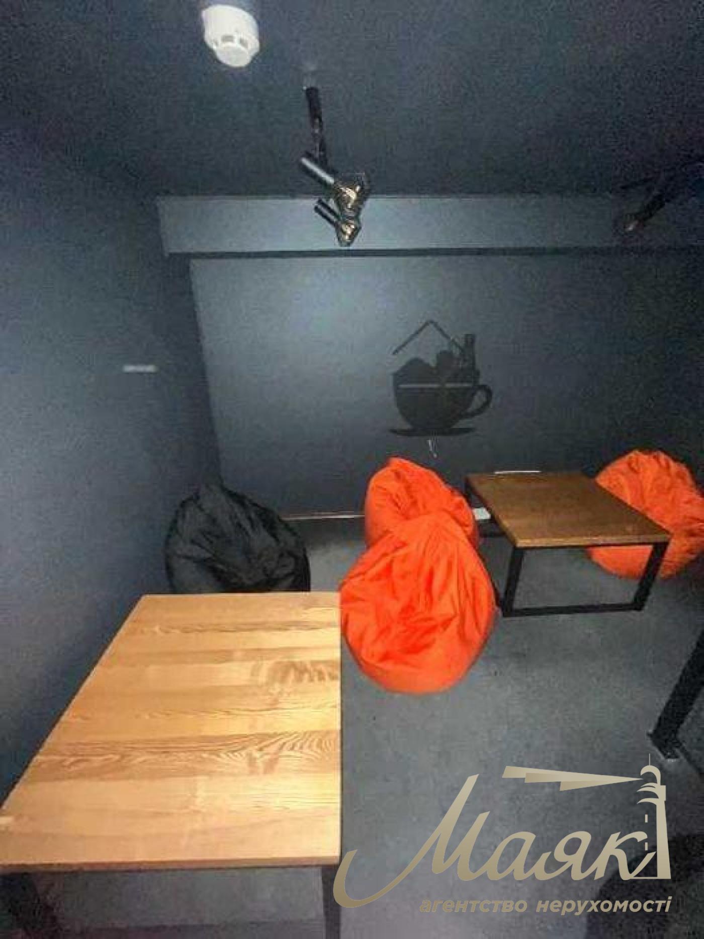 Продаж фасадного приміщення 121 м.кв. Підвисоцького, Печерськ