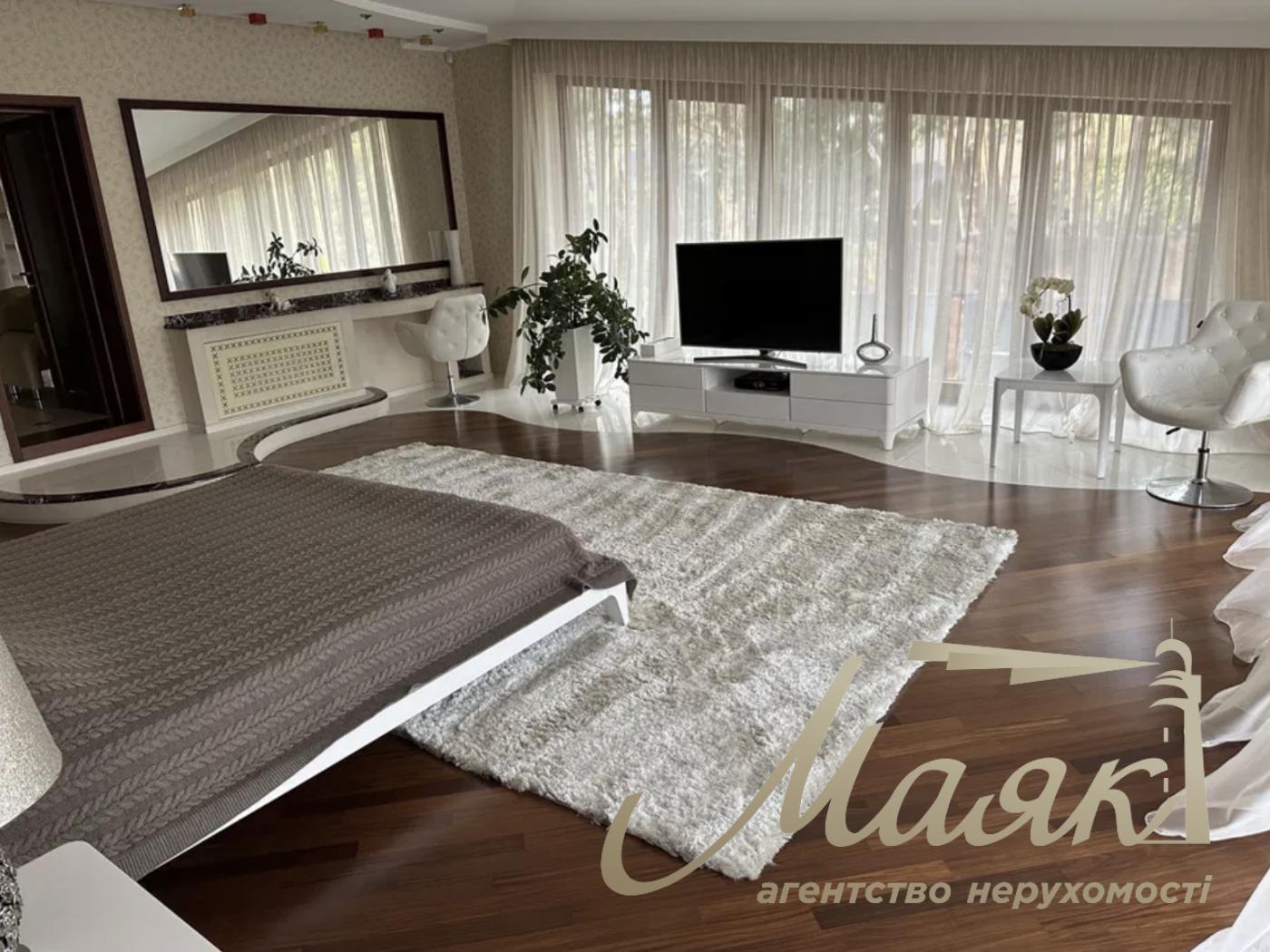 Оренда затишного будинку площею 560 кв.м у с.Козин (Конча-Заспа).