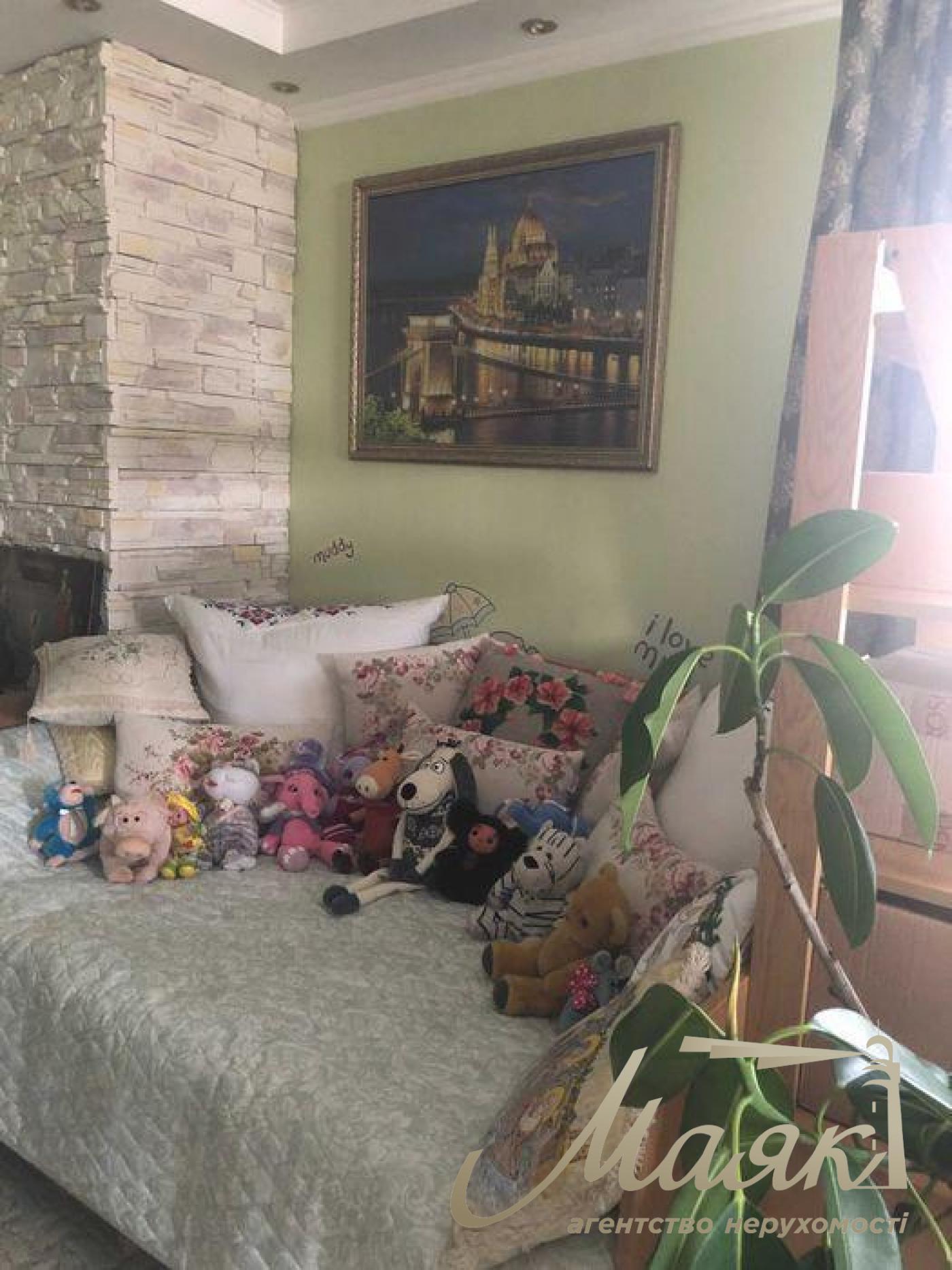 Sale of a 2-storey house 225 sq.m. Osokorki. Darnitsa. Plot 7.7 acres.