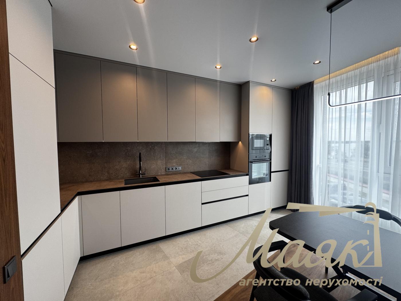For sale 3-bedroom apartment in LCD Great