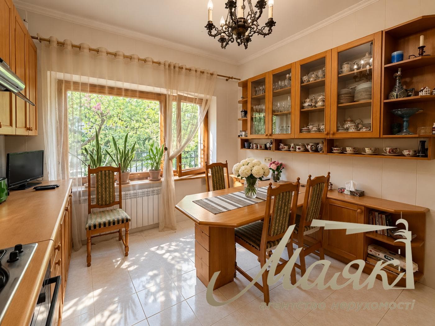 For rent: a two-story house in the town of Kozin/Koncha-Zaspa—207.9 m², 18.55 sotok, Anatoliy Solovyanenko Street, Obukhov direction, Kyiv Oblast.