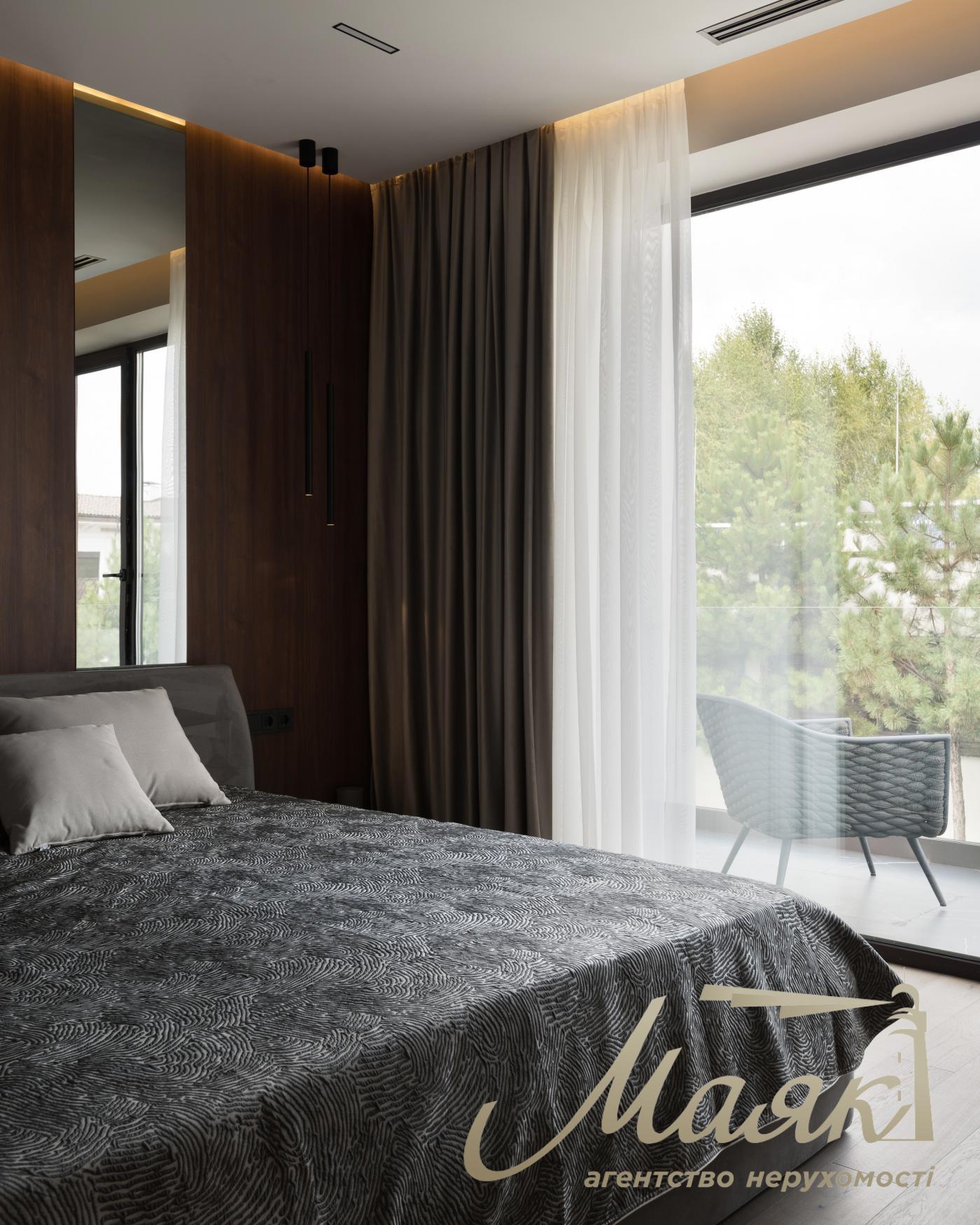 Sale of 2-storey townhouse 296m2, (3.5 hundredths) Kozin